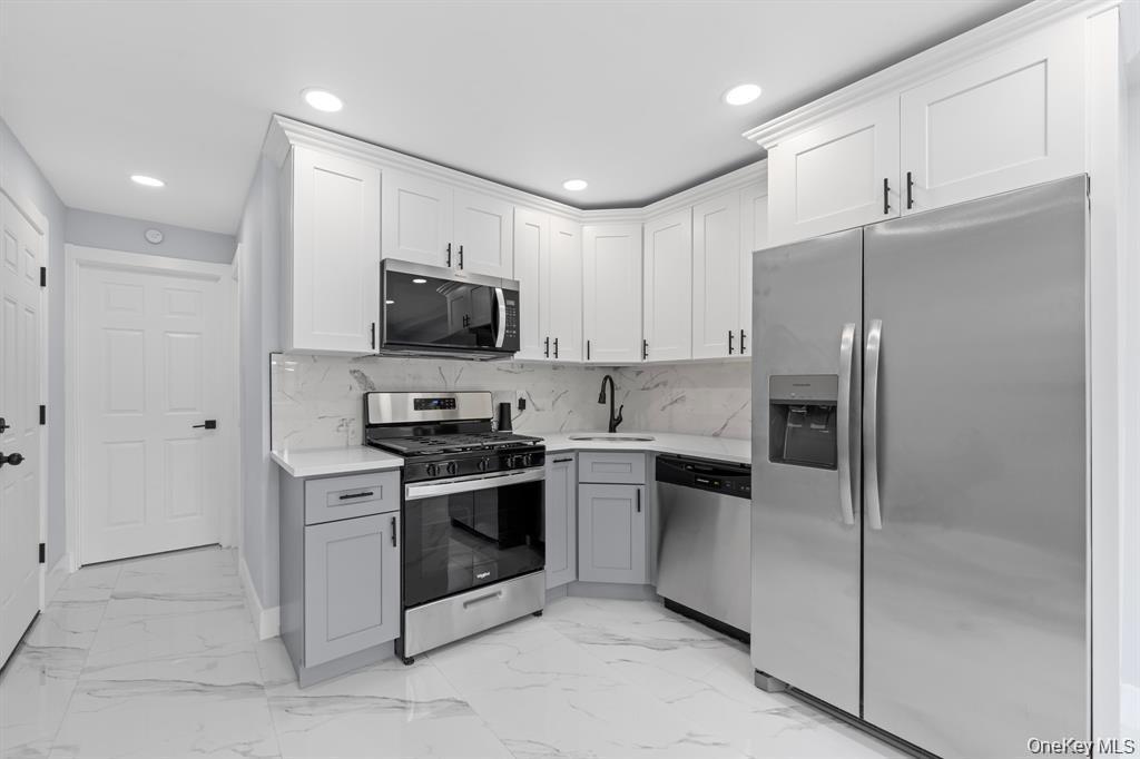 Single Family Van Siclen Brooklyn, NY 11207, MLS-928953-12