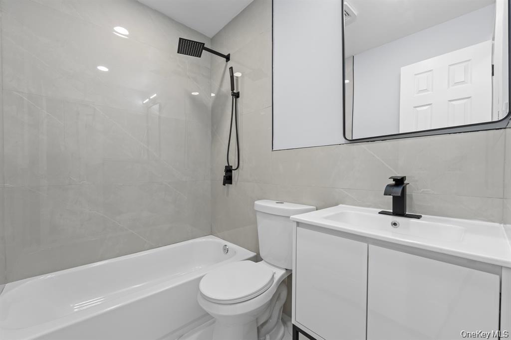 Single Family Van Siclen Brooklyn, NY 11207, MLS-928953-14