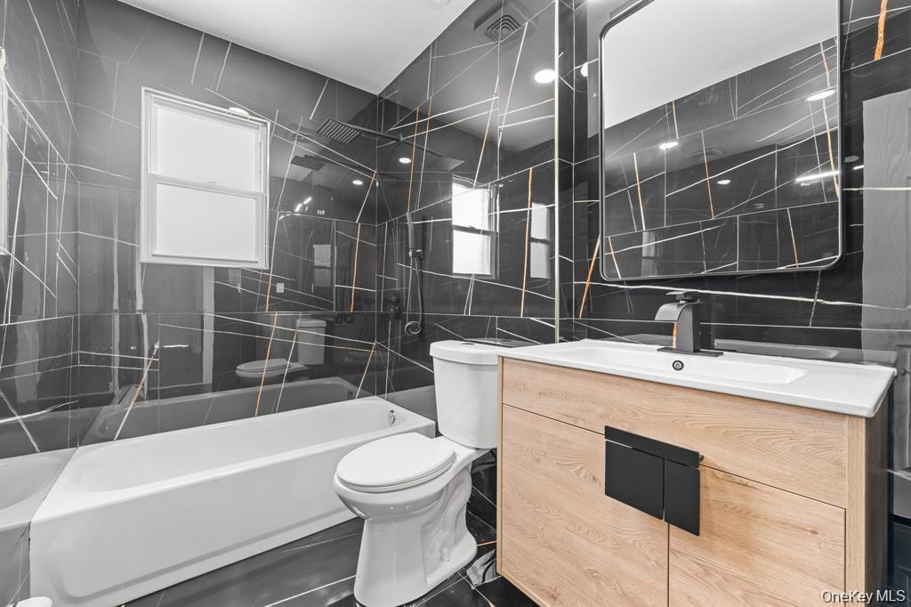 Single Family Van Siclen Brooklyn, NY 11207, MLS-928953-3