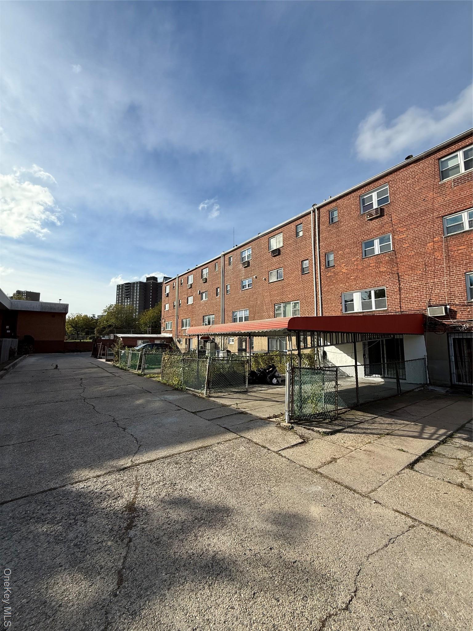 Single Family Van Siclen  Brooklyn, NY 11207, MLS-928953-31