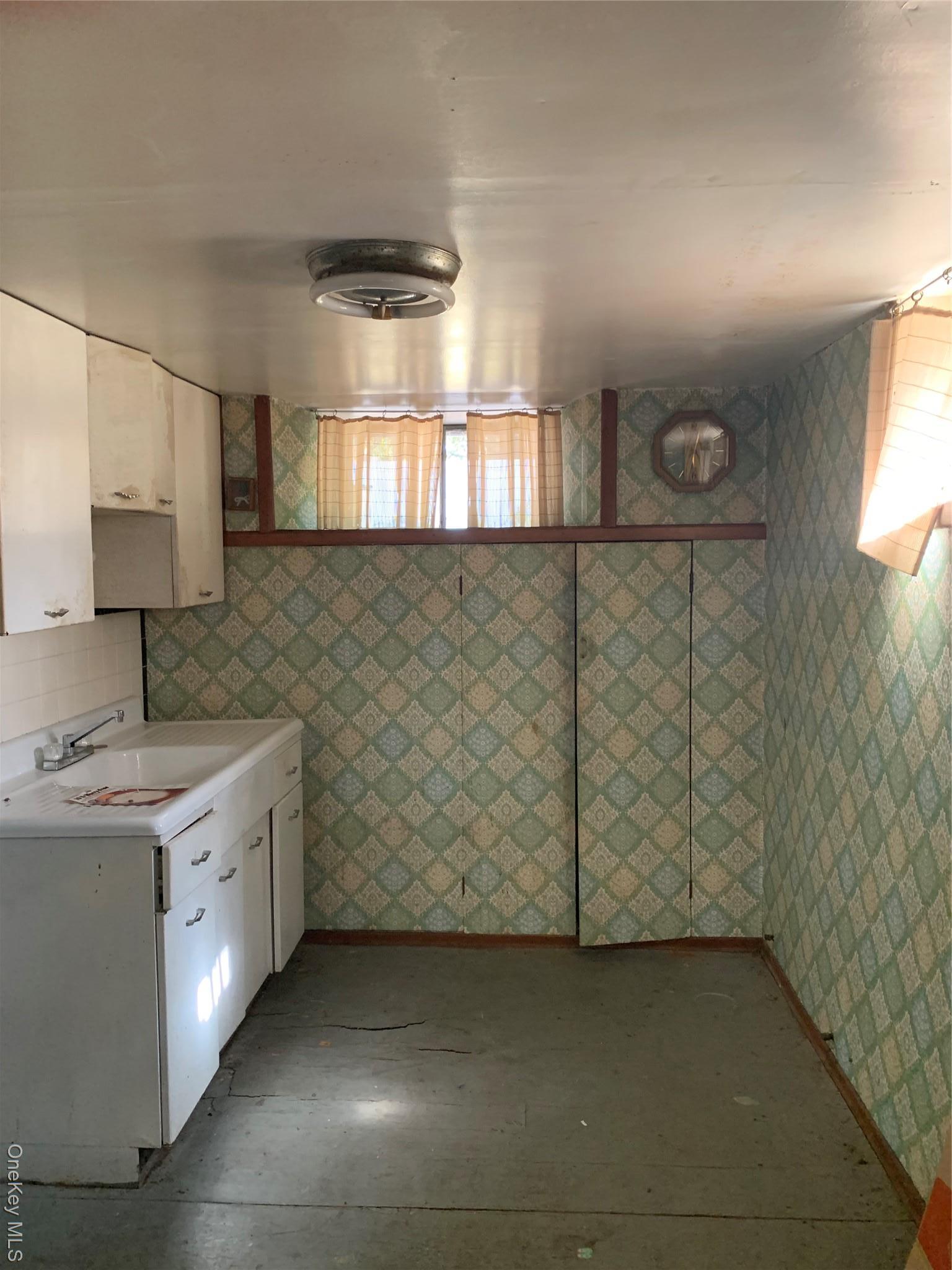 Single Family Eastwood  Suffolk County, NY 11729, MLS-928961-12