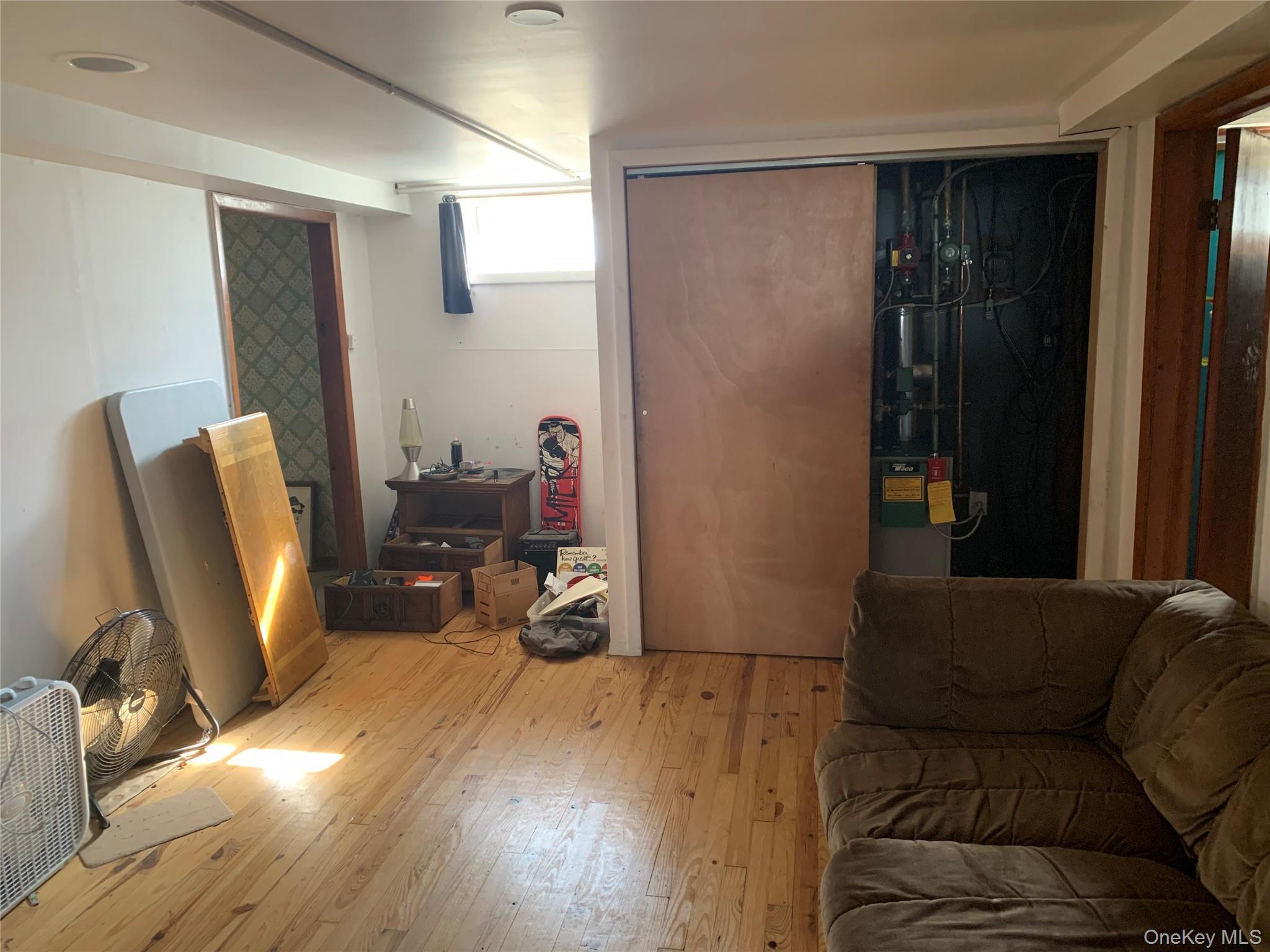 Single Family Eastwood  Suffolk County, NY 11729, MLS-928961-13