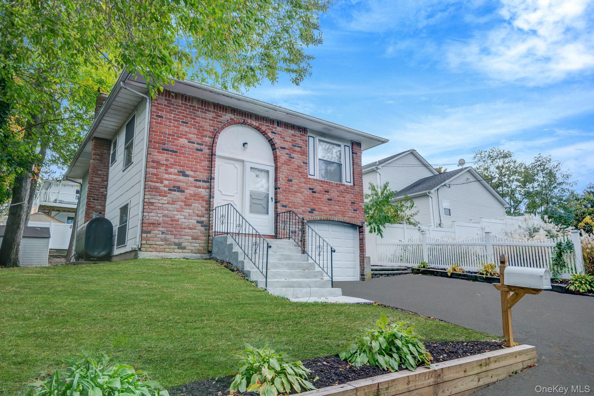 Single Family Birch  Suffolk County, NY 11779, MLS-928965-3