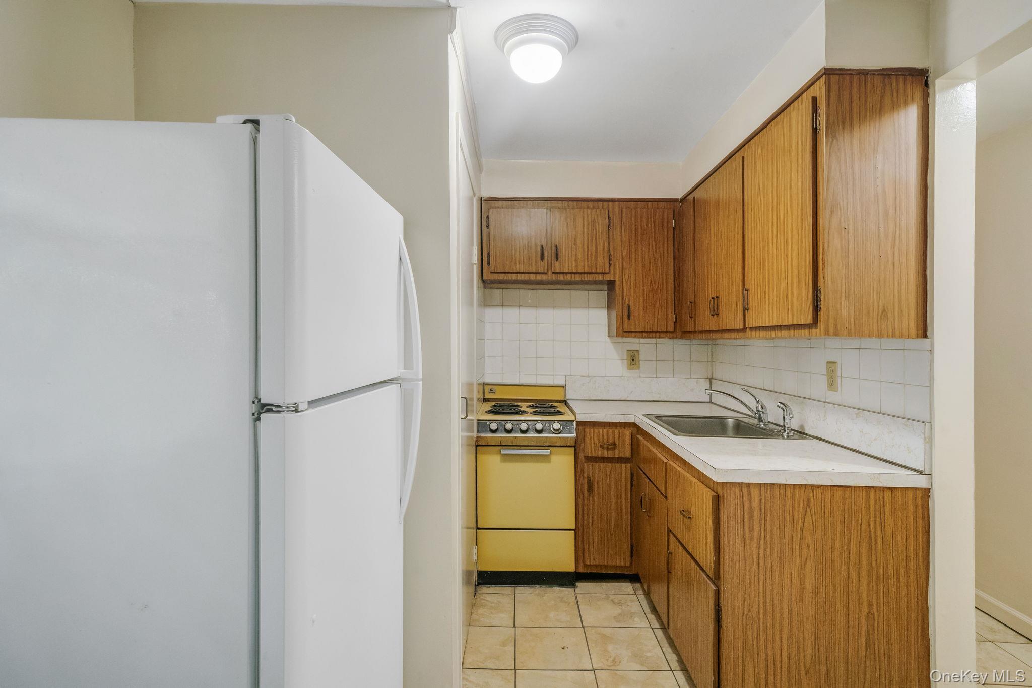 Single Family Birch  Suffolk County, NY 11779, MLS-928965-32