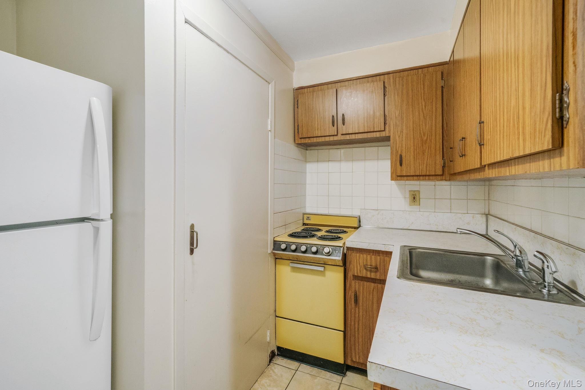 Single Family Birch  Suffolk County, NY 11779, MLS-928965-33