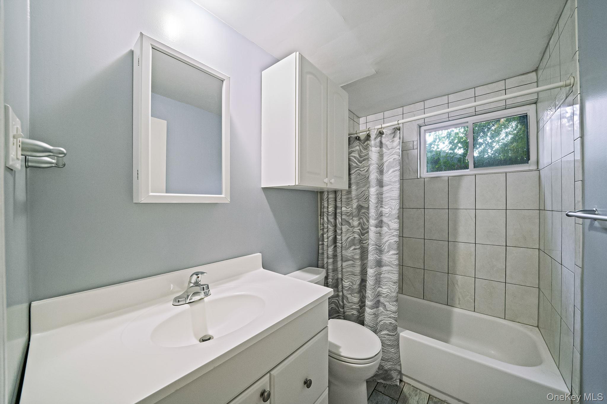 Single Family Birch  Suffolk County, NY 11779, MLS-928965-36