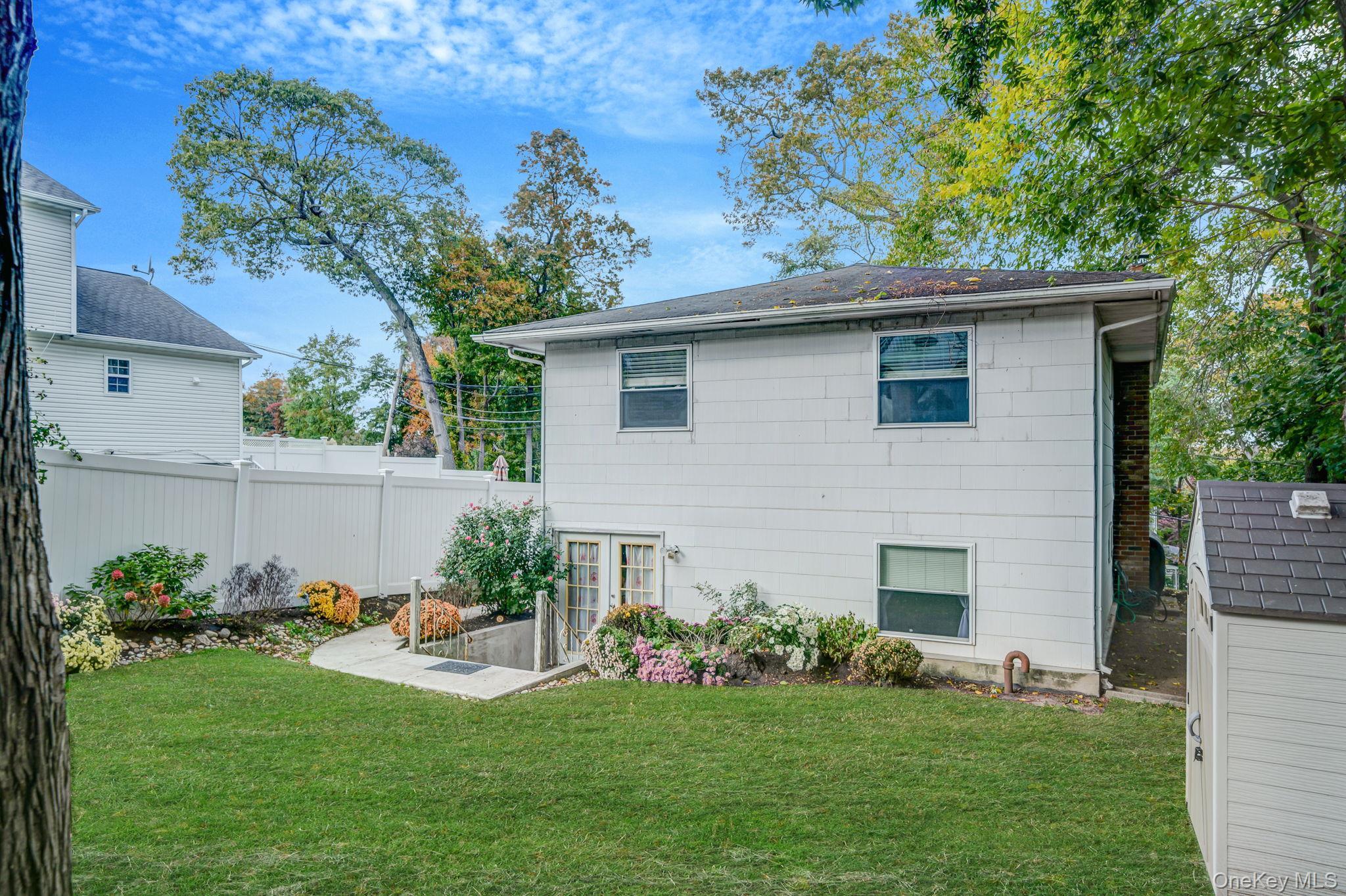 Single Family Birch  Suffolk County, NY 11779, MLS-928965-6