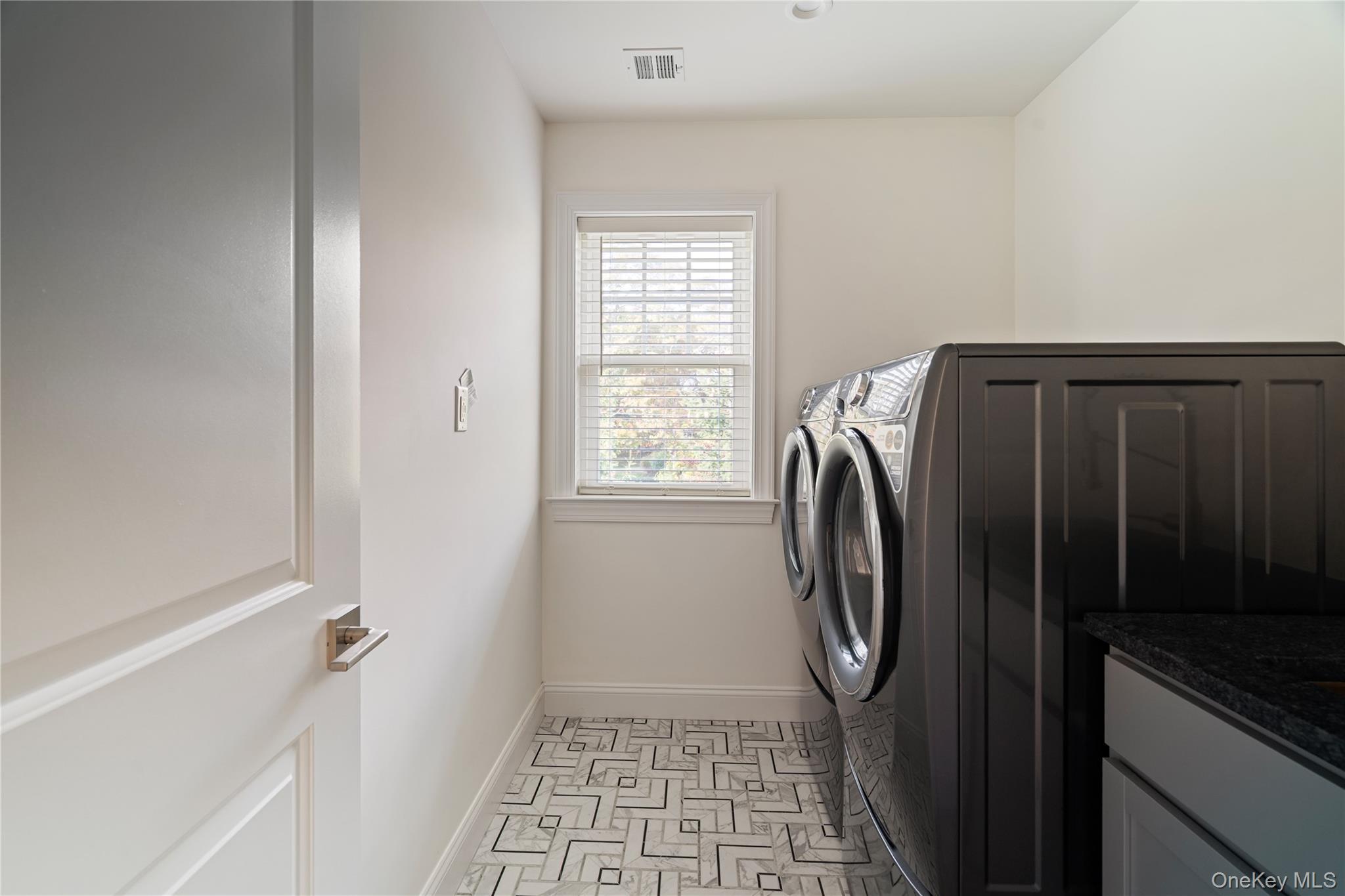 Single Family Parsnip Pond  Suffolk County, NY 11755, MLS-928978-21