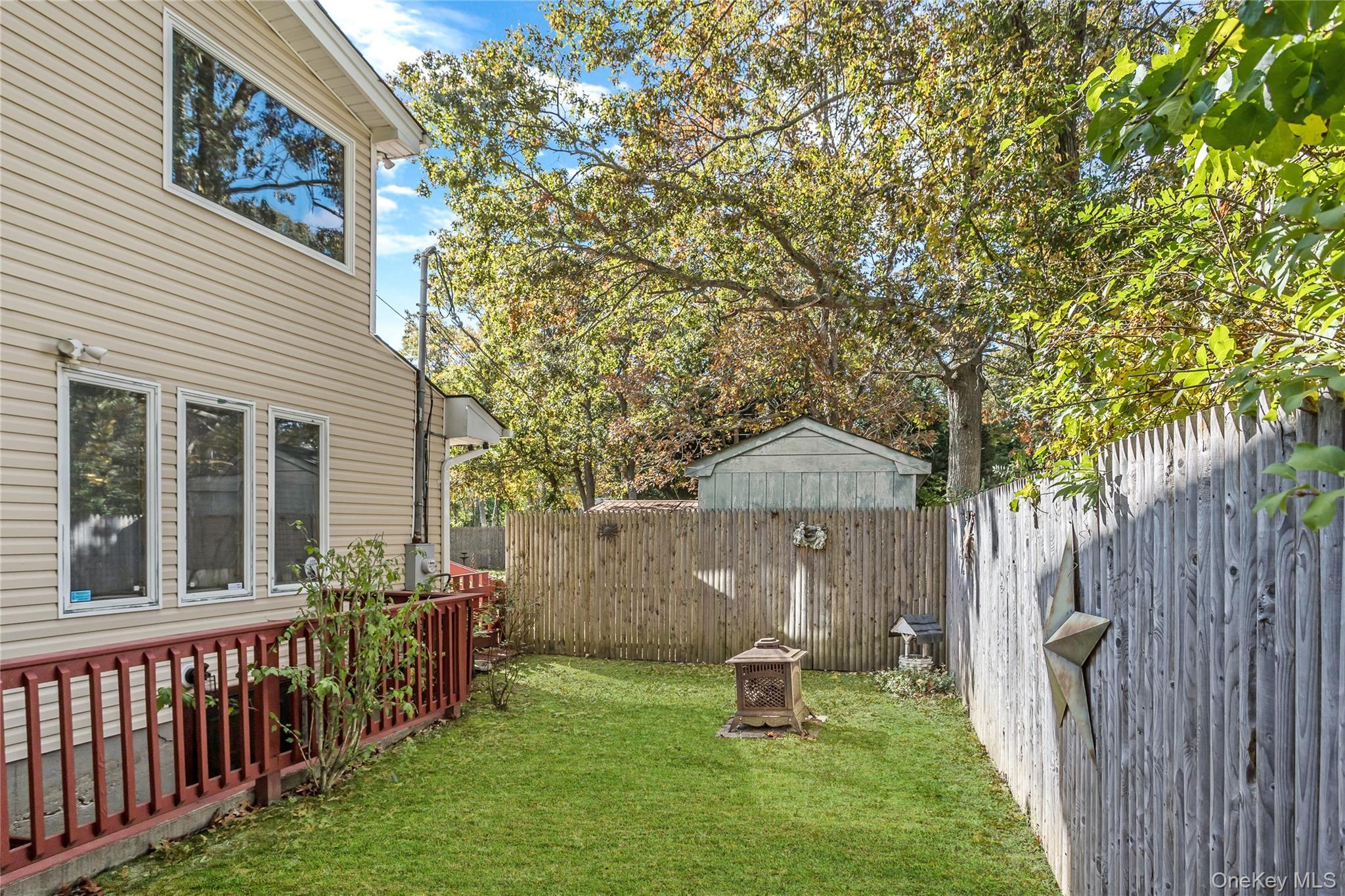 Single Family Roberts  Suffolk County, NY 11967, MLS-928990-25