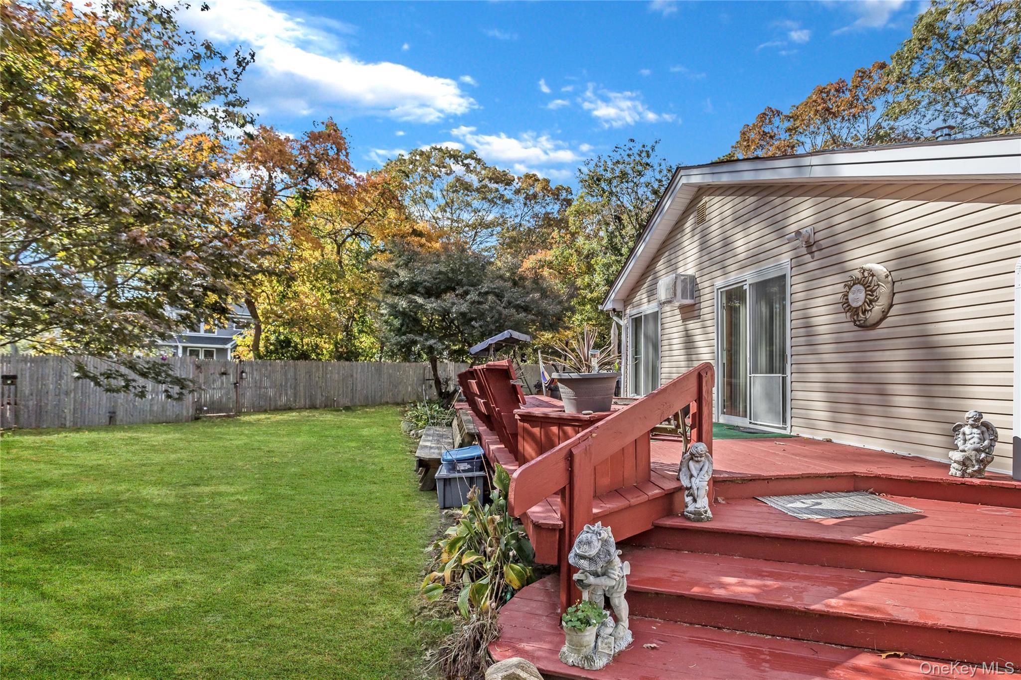 Single Family Roberts  Suffolk County, NY 11967, MLS-928990-30