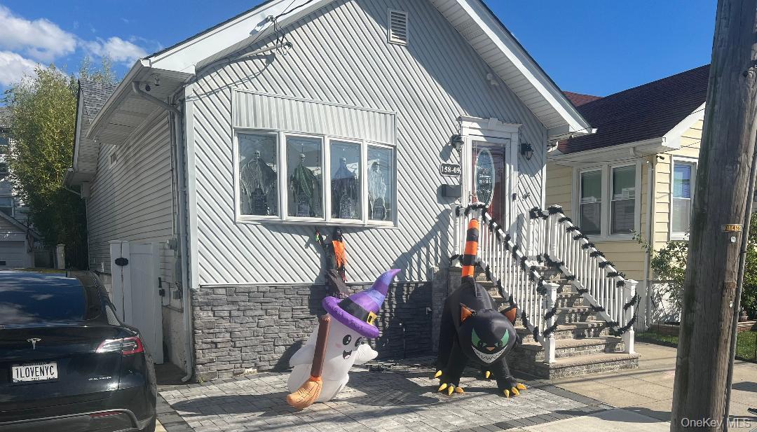 Single Family 102  Queens, NY 11414, MLS-928996-2