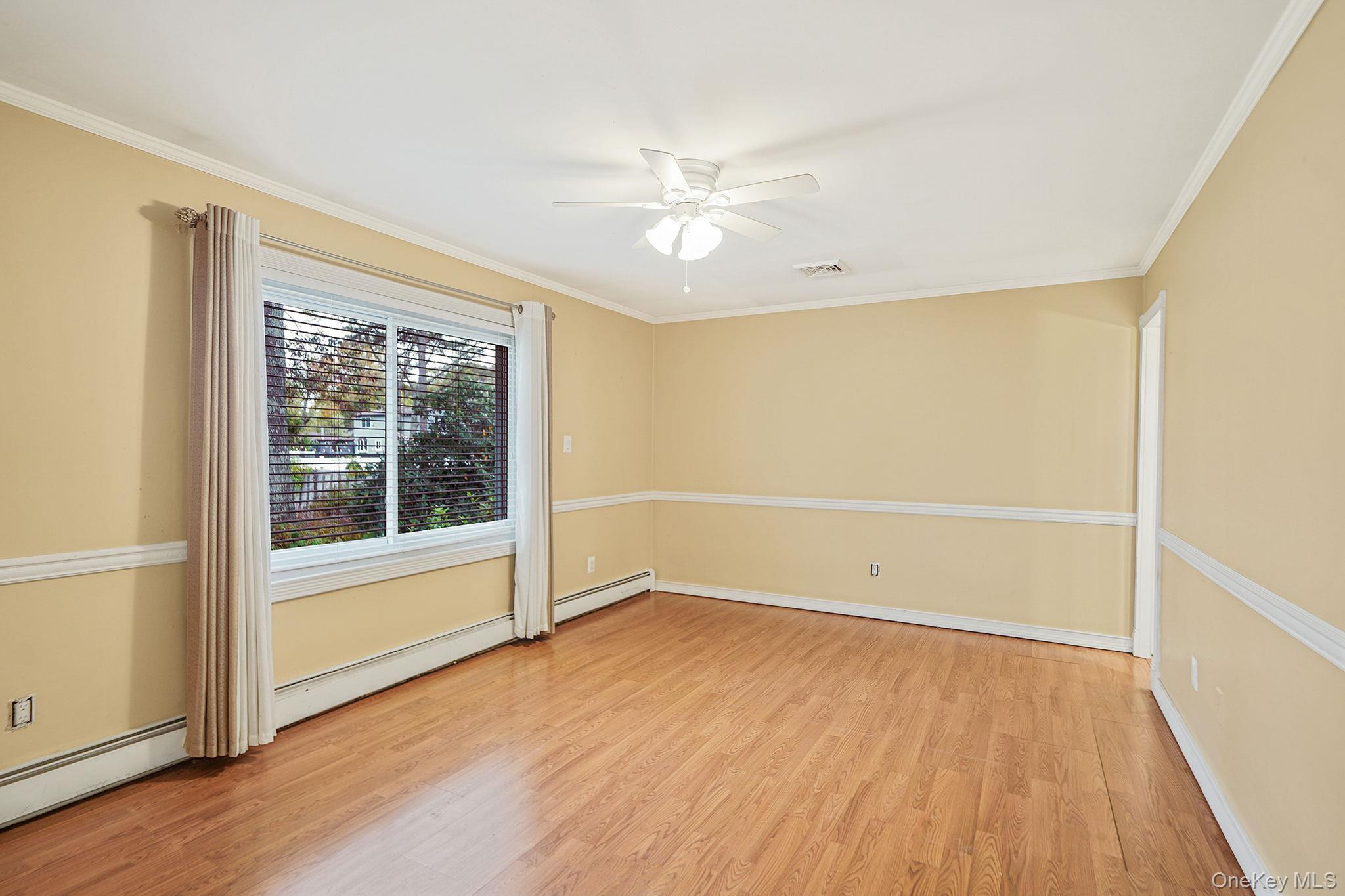 Single Family Crestwood Suffolk County, NY 11967, MLS-929002-14