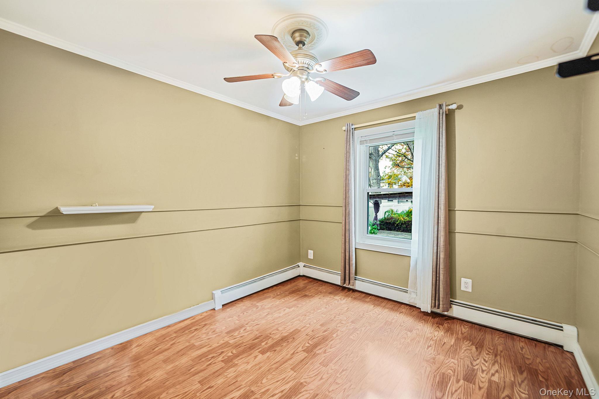 Single Family Crestwood Suffolk County, NY 11967, MLS-929002-17