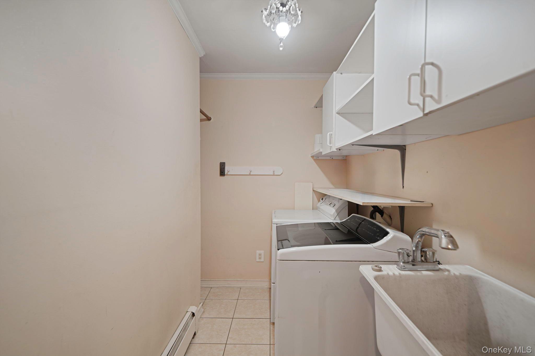 Single Family Crestwood Suffolk County, NY 11967, MLS-929002-21