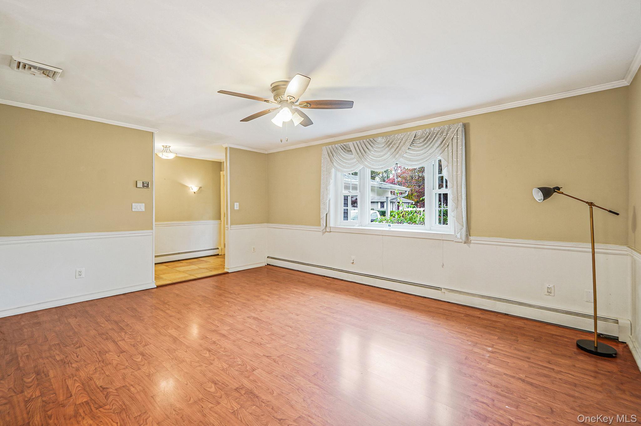 Single Family Crestwood Suffolk County, NY 11967, MLS-929002-8