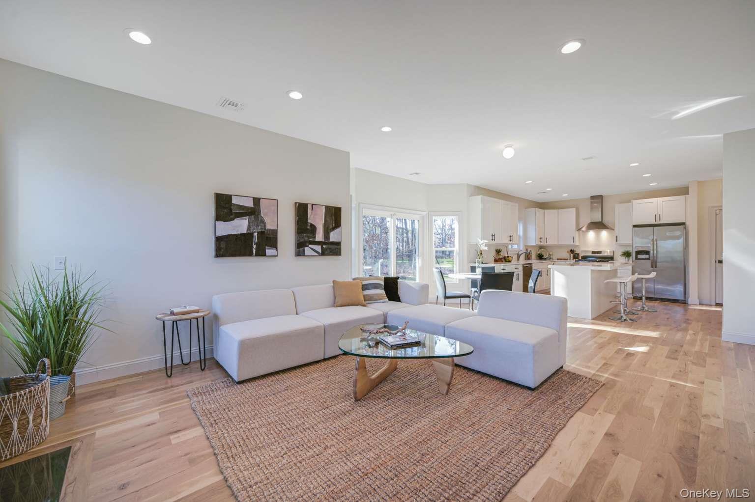 Single Family Robeson Place Suffolk County, NY 11763, MLS-929005-5