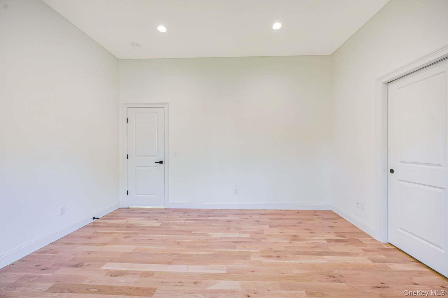 Single Family Robeson Place Suffolk County, NY 11763, MLS-929005-9