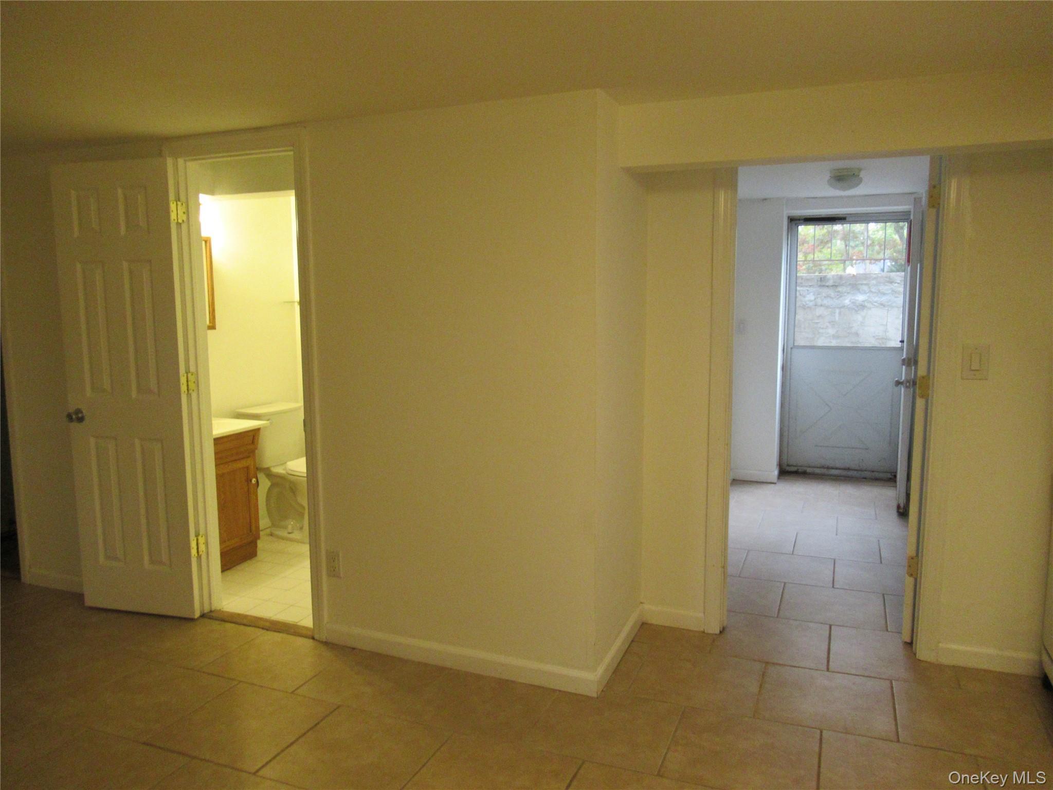 Single Family Oakdale  Suffolk County, NY 11784, MLS-929009-12