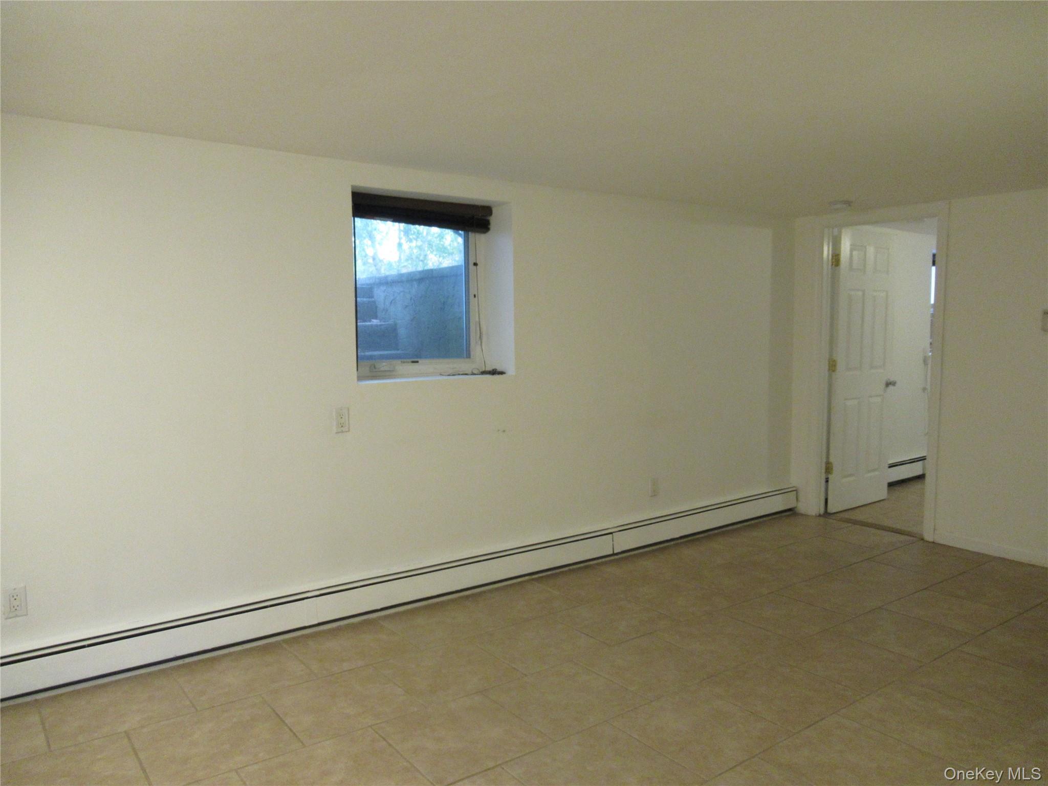 Single Family Oakdale  Suffolk County, NY 11784, MLS-929009-13