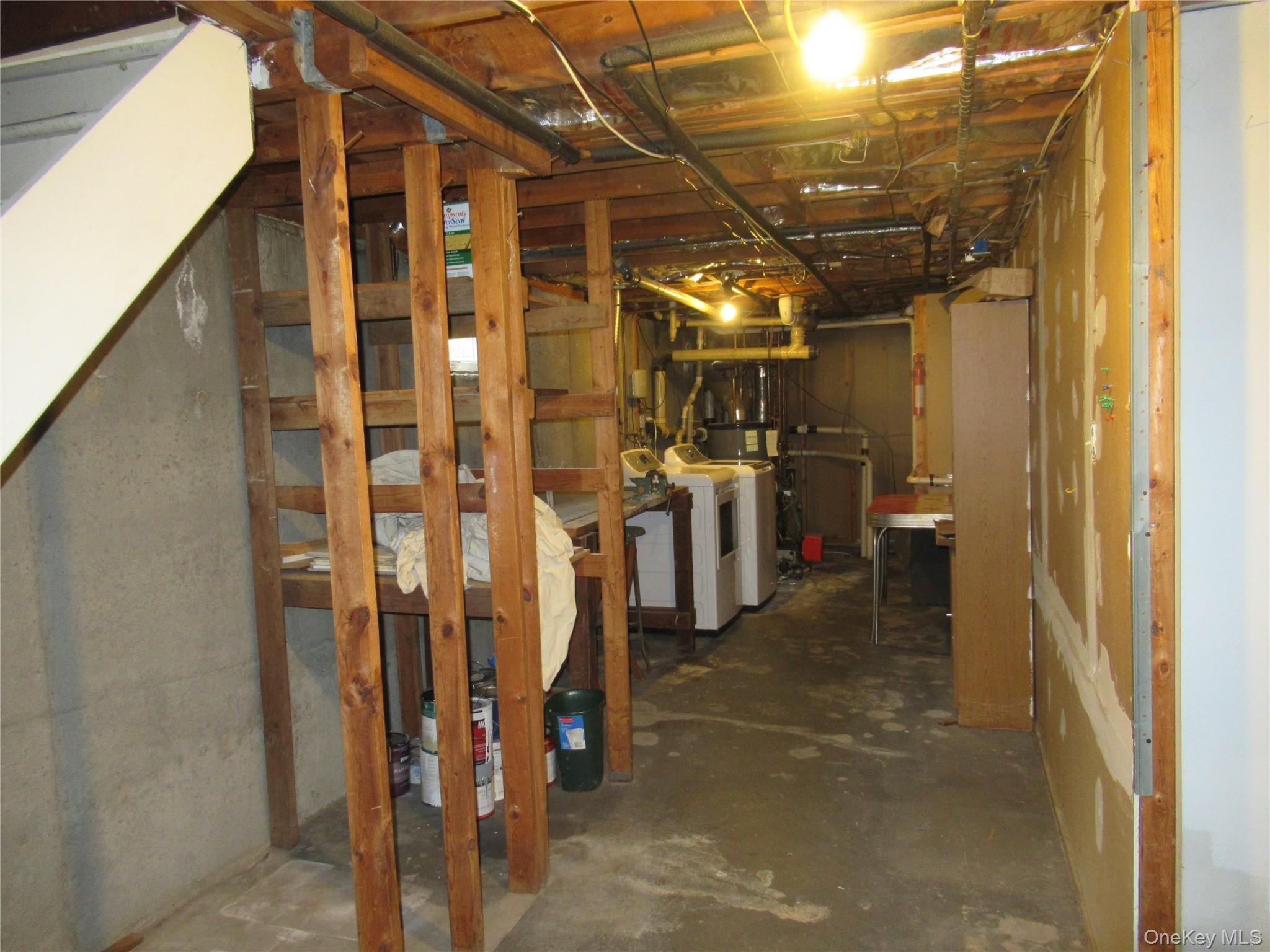 Single Family Oakdale  Suffolk County, NY 11784, MLS-929009-15