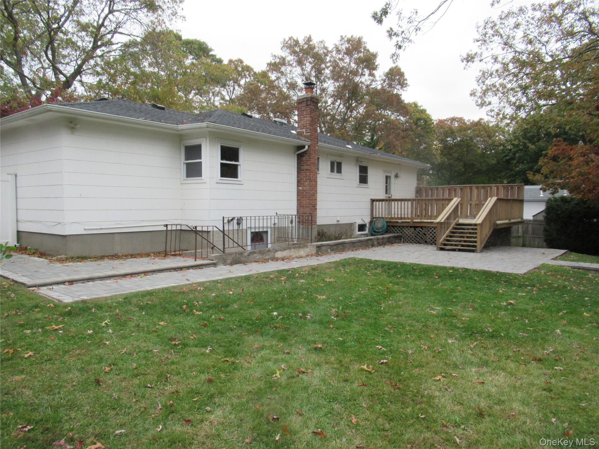 Single Family Oakdale  Suffolk County, NY 11784, MLS-929009-17