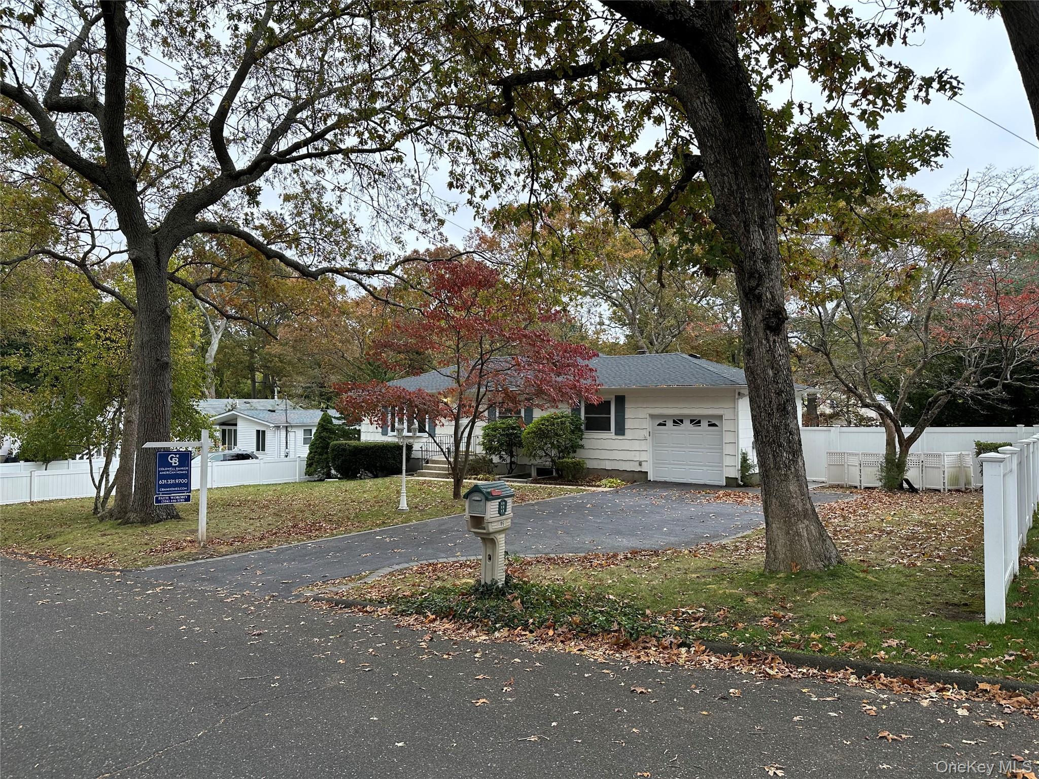 Single Family Oakdale  Suffolk County, NY 11784, MLS-929009-2