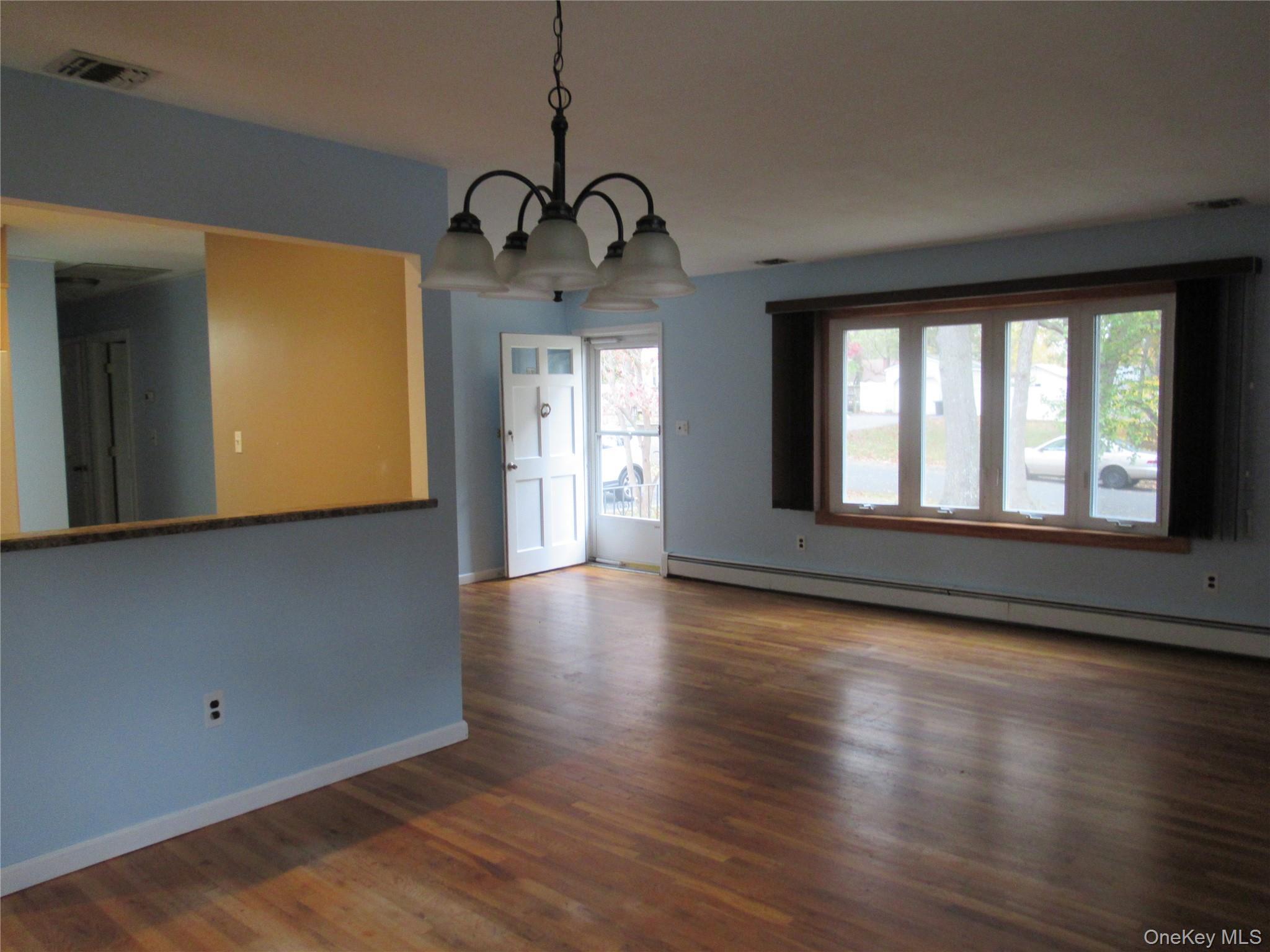 Single Family Oakdale  Suffolk County, NY 11784, MLS-929009-3