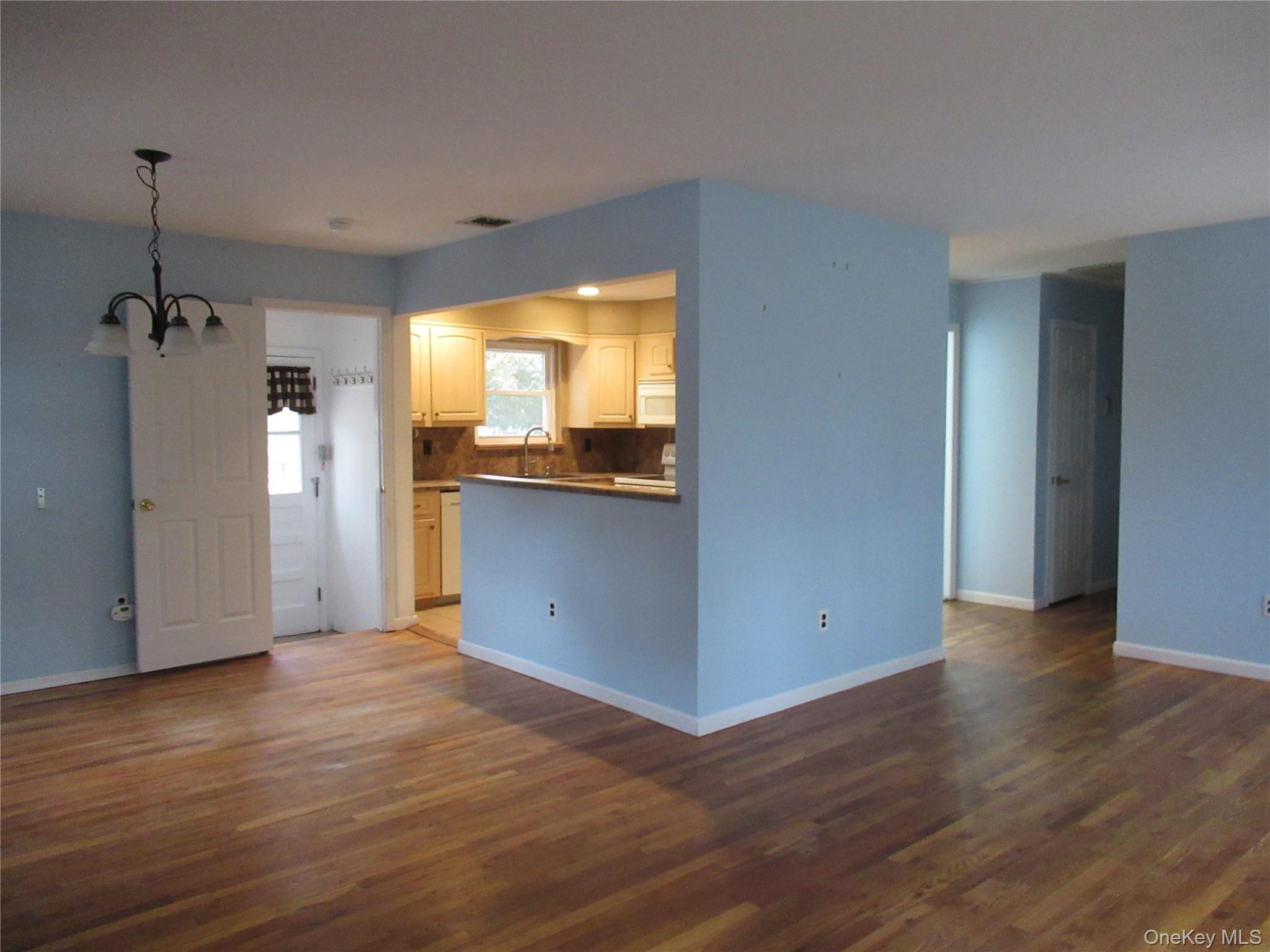 Single Family Oakdale  Suffolk County, NY 11784, MLS-929009-5