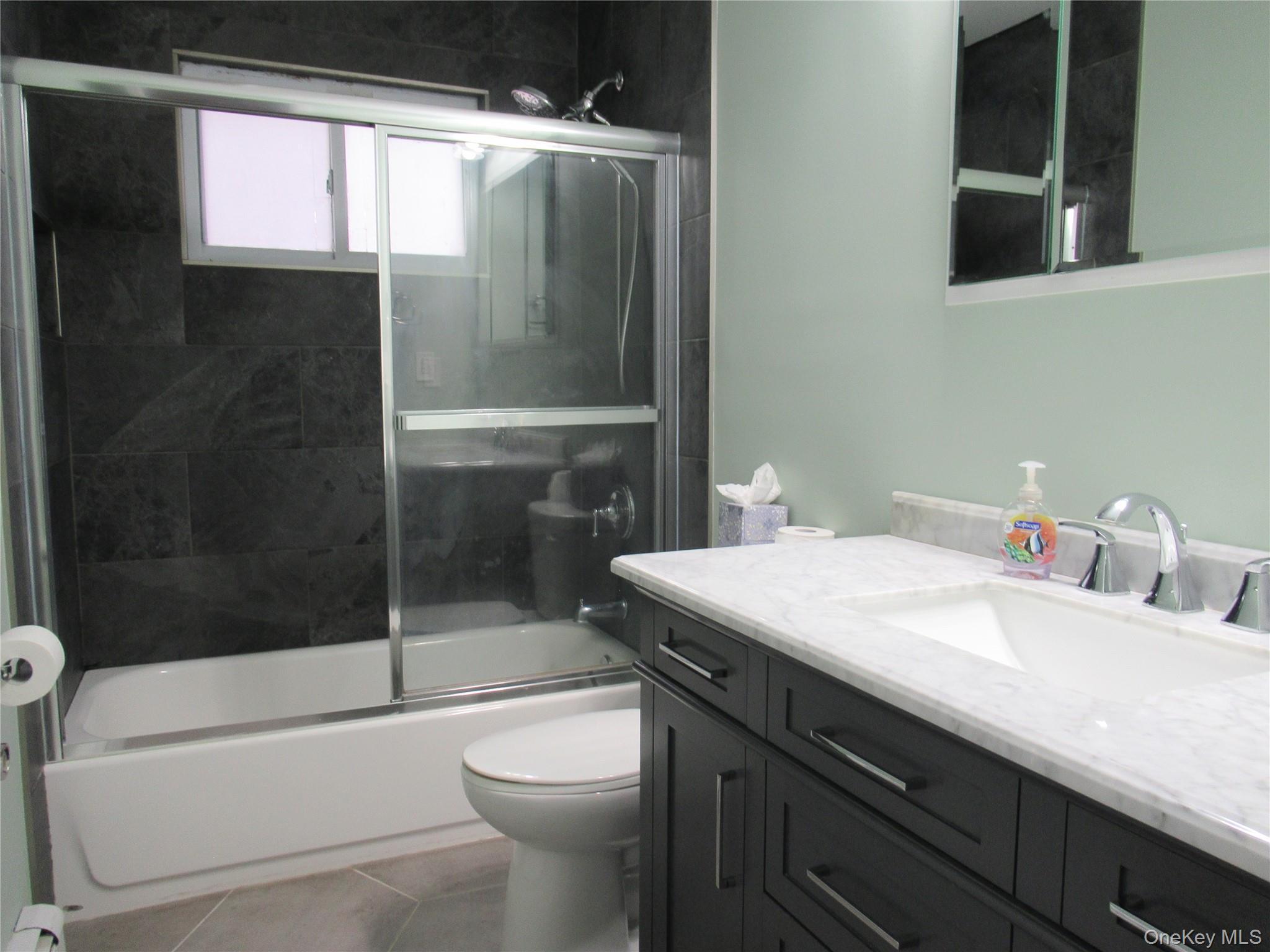 Single Family Oakdale  Suffolk County, NY 11784, MLS-929009-6