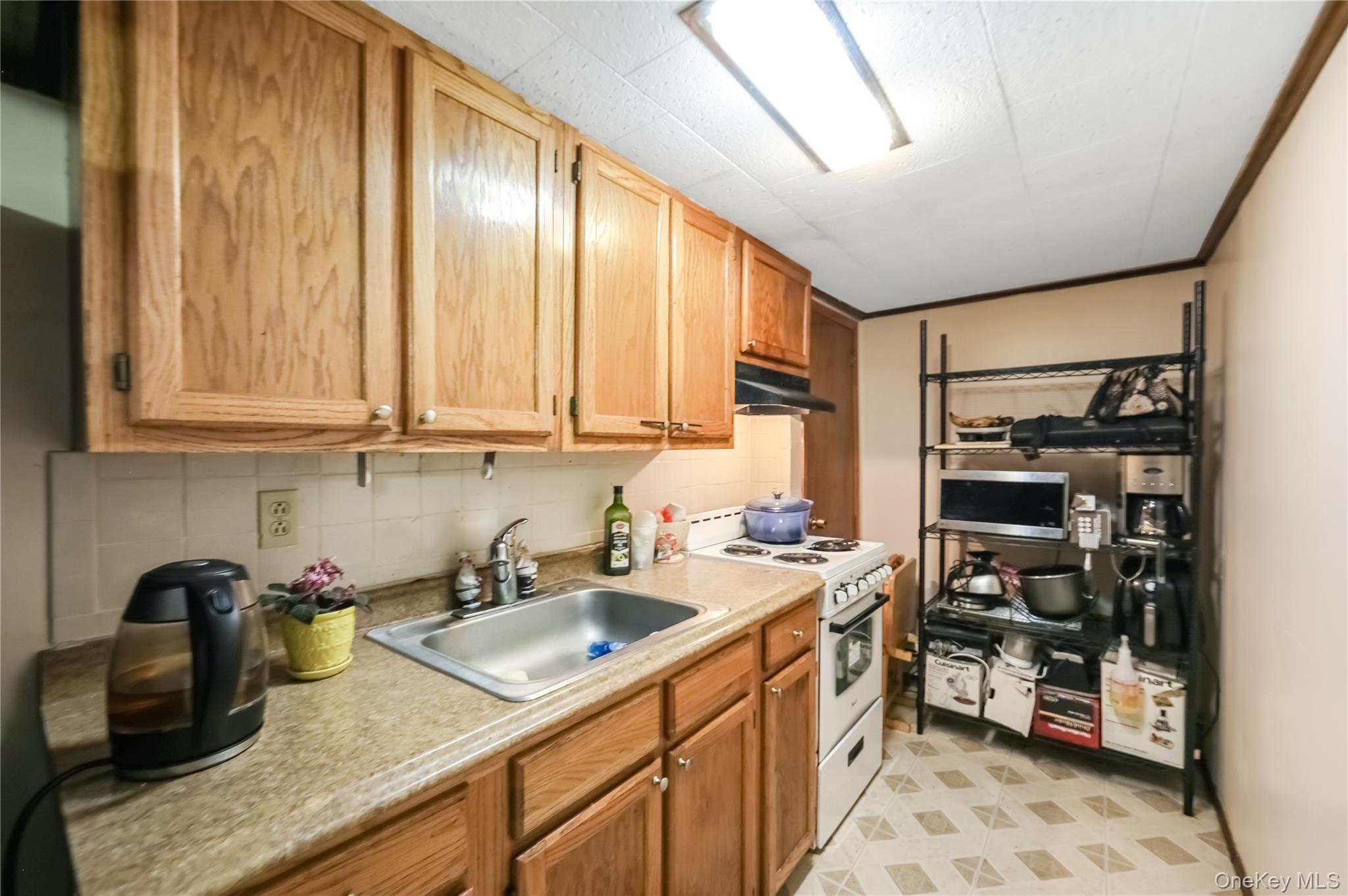 Single Family 230th  Queens, NY 11411, MLS-929014-25