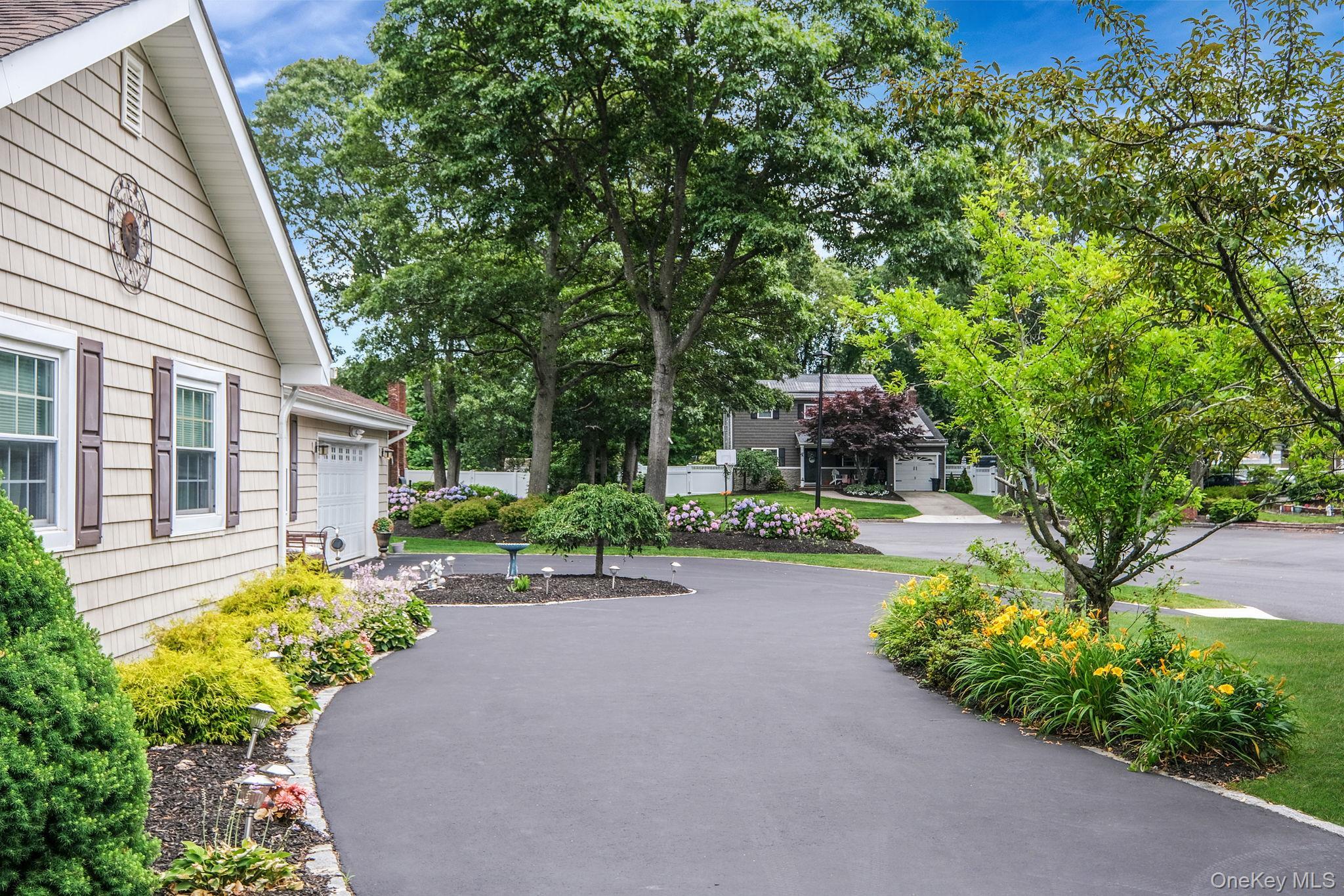 Single Family Concord  Suffolk County, NY 11742, MLS-929022-2