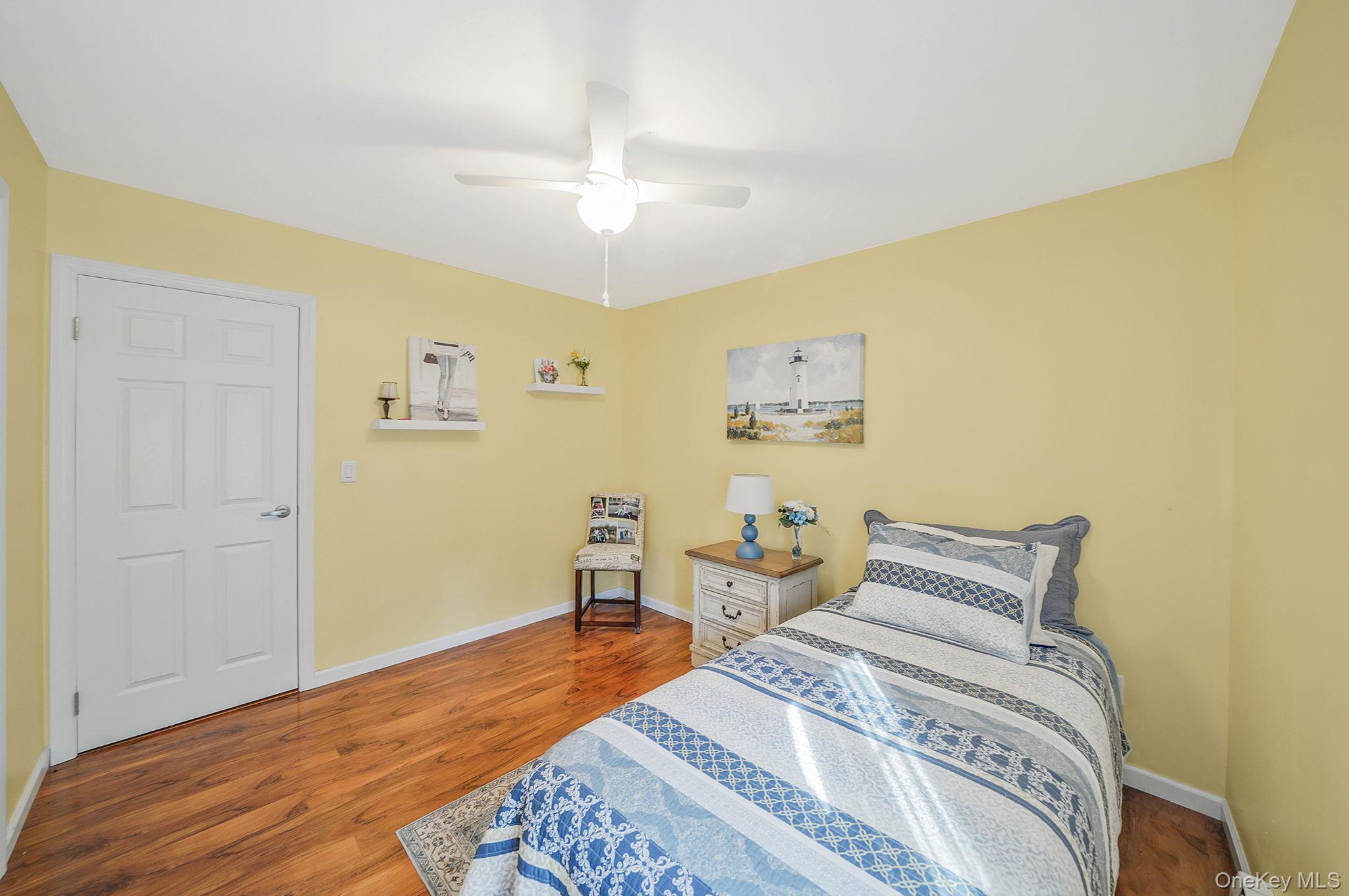 Single Family Concord  Suffolk County, NY 11742, MLS-929022-27