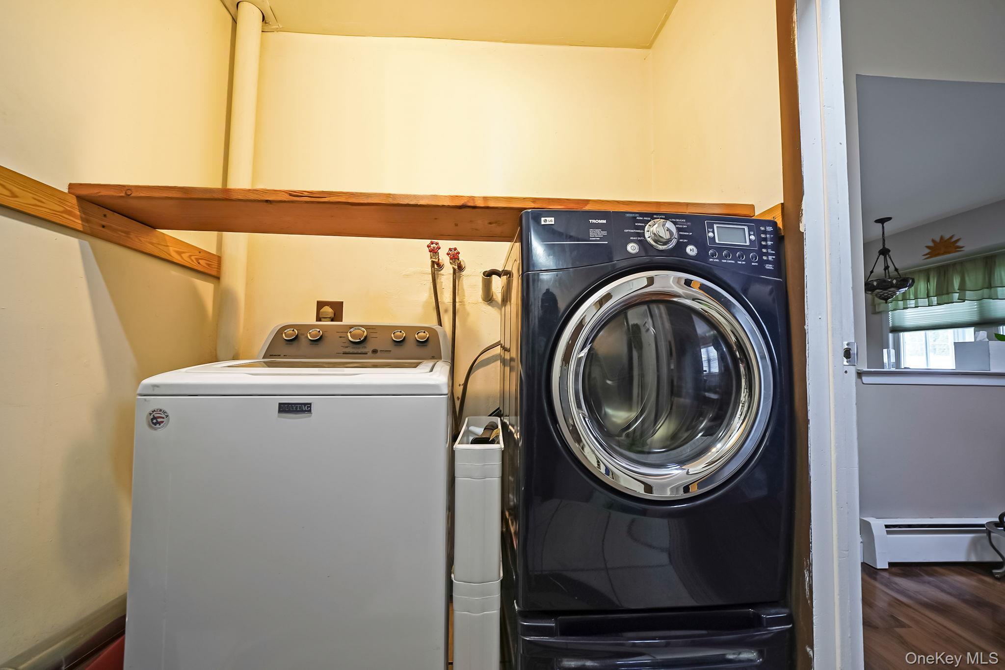 Single Family Concord  Suffolk County, NY 11742, MLS-929022-33