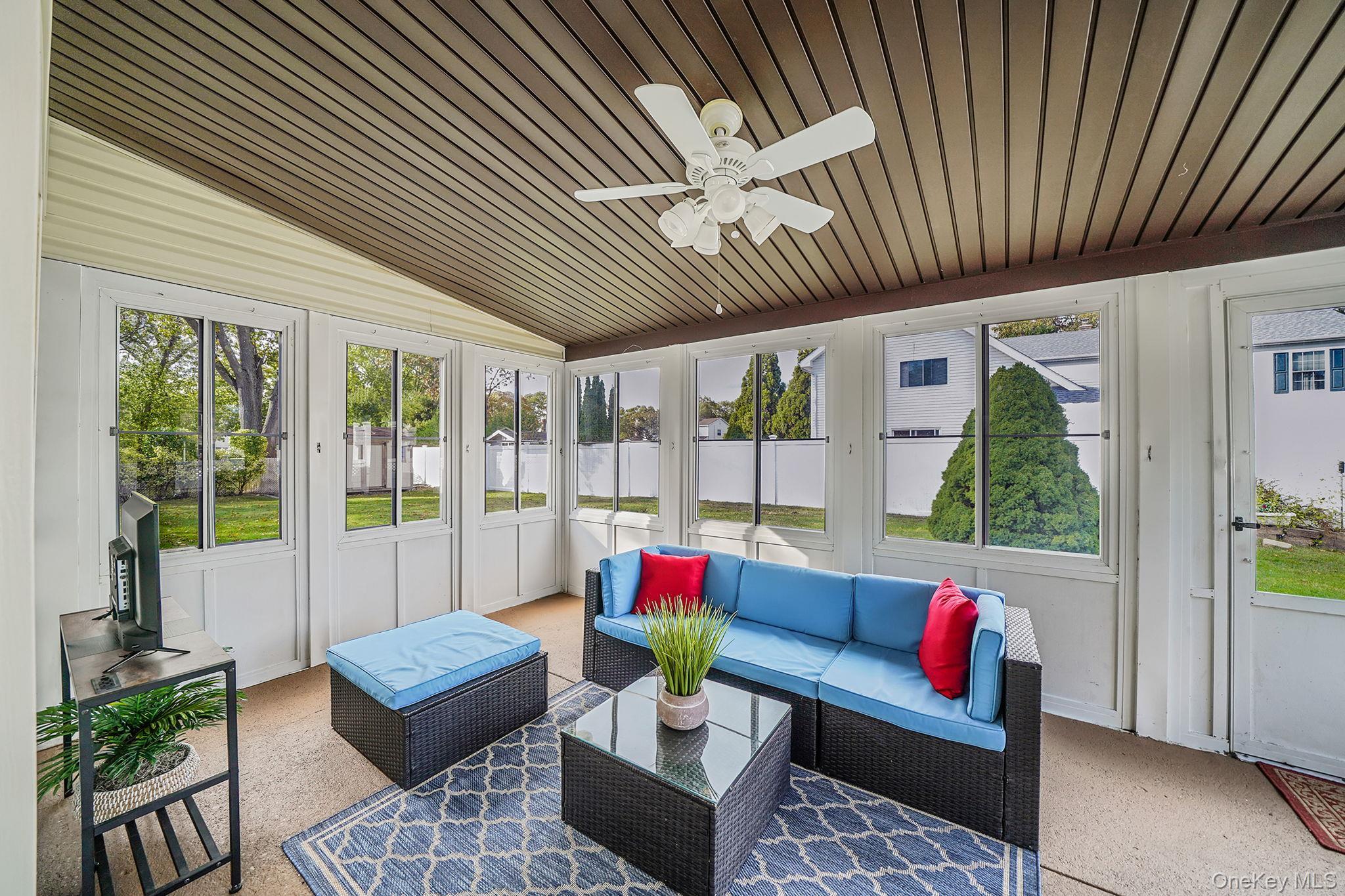 Single Family Concord  Suffolk County, NY 11742, MLS-929022-34