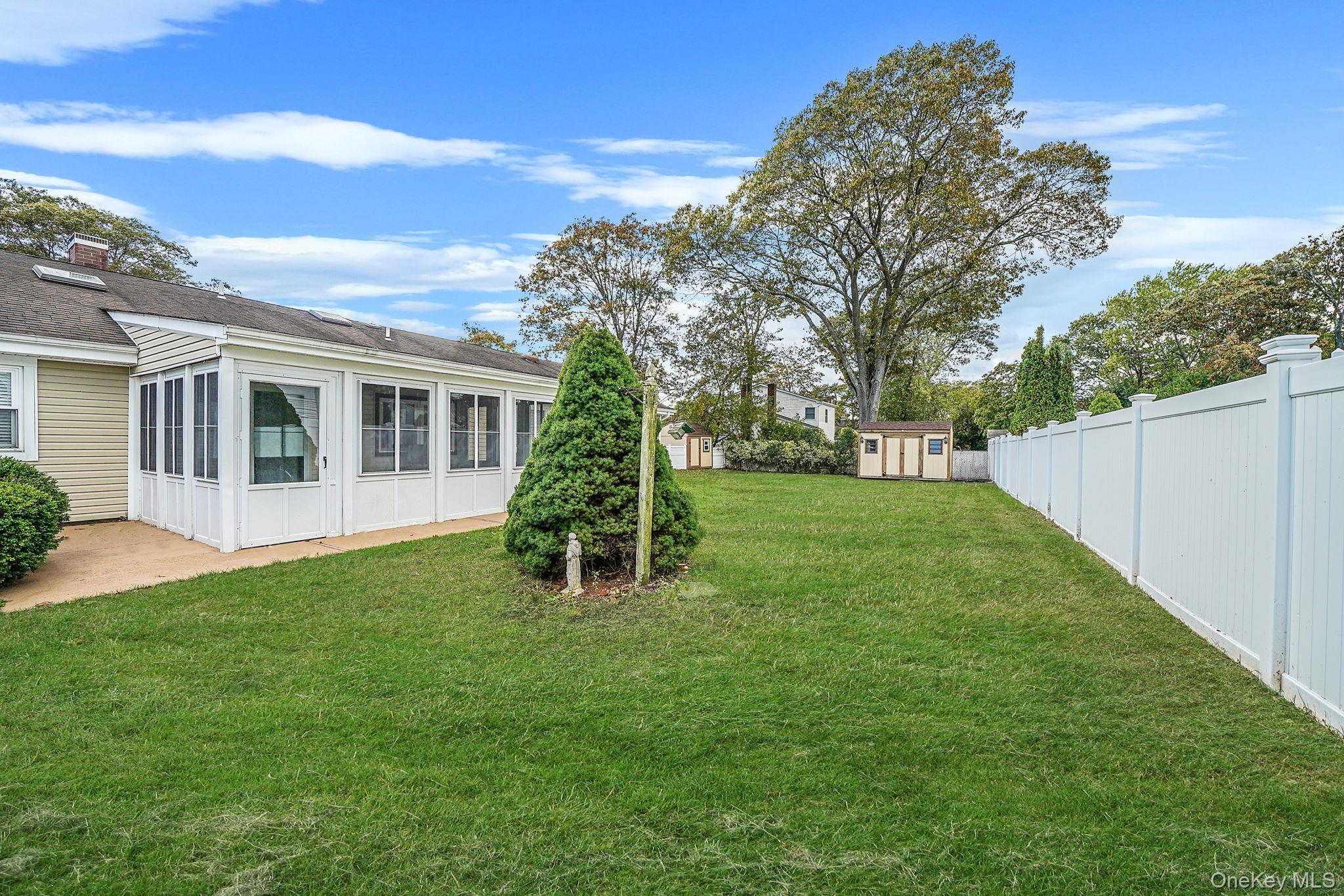 Single Family Concord  Suffolk County, NY 11742, MLS-929022-39