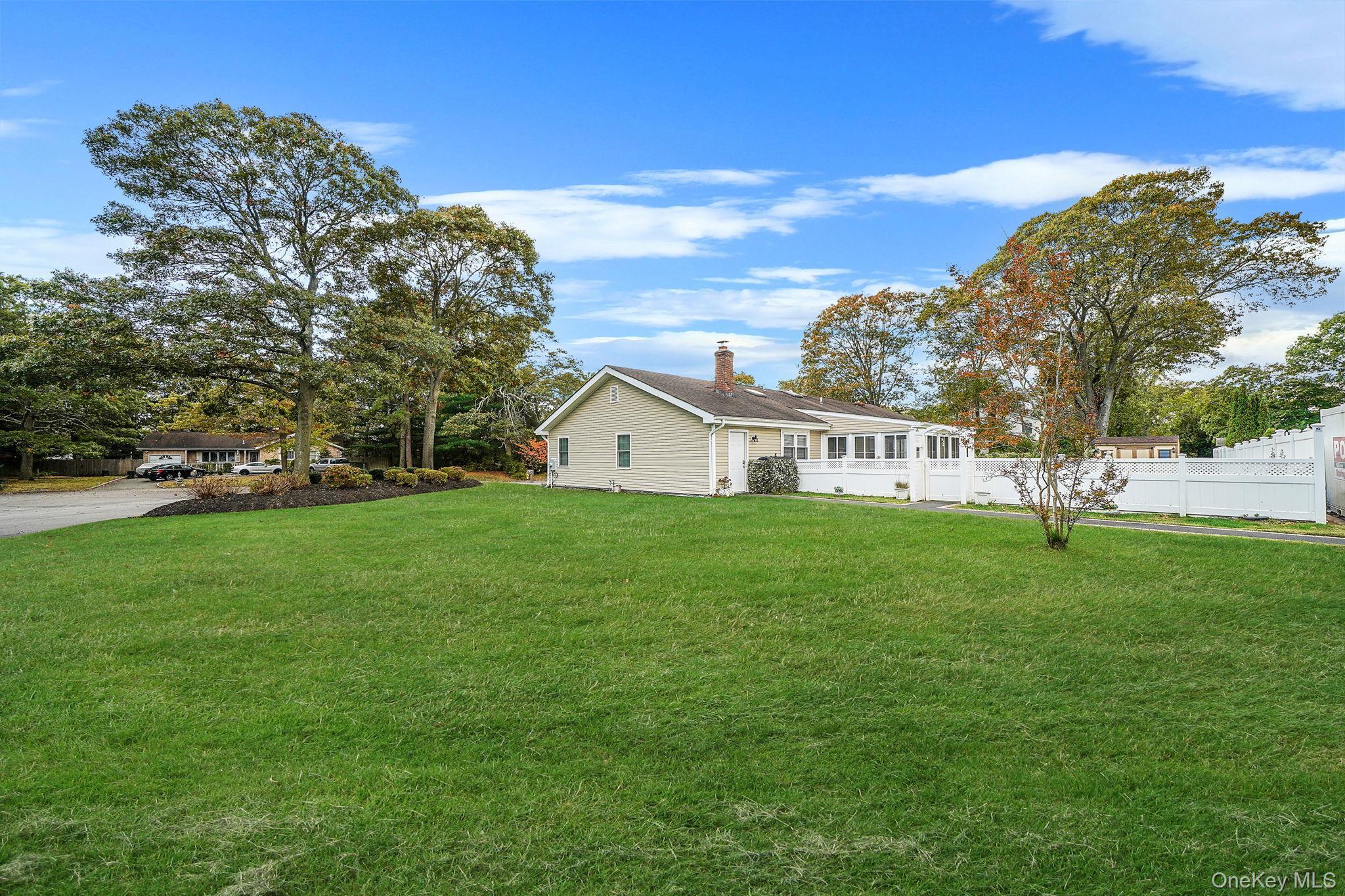 Single Family Concord  Suffolk County, NY 11742, MLS-929022-43