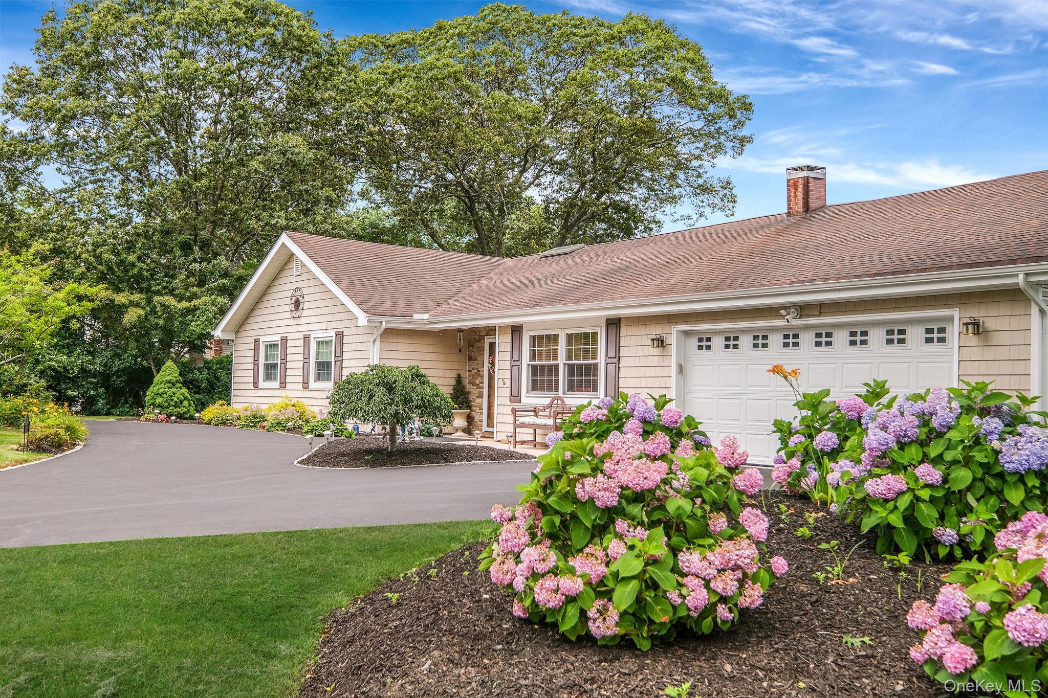 Single Family Concord  Suffolk County, NY 11742, MLS-929022-44