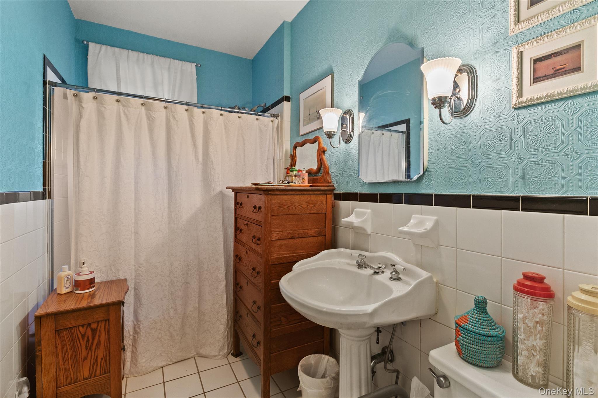 Single Family Lawrence  Westchester County, NY 10547, MLS-929025-20