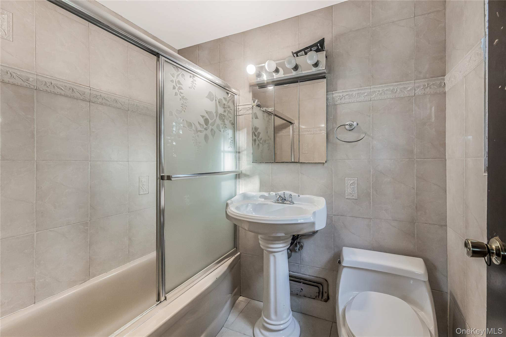 Single Family Wayne Westchester County, NY 10607, MLS-929048-19