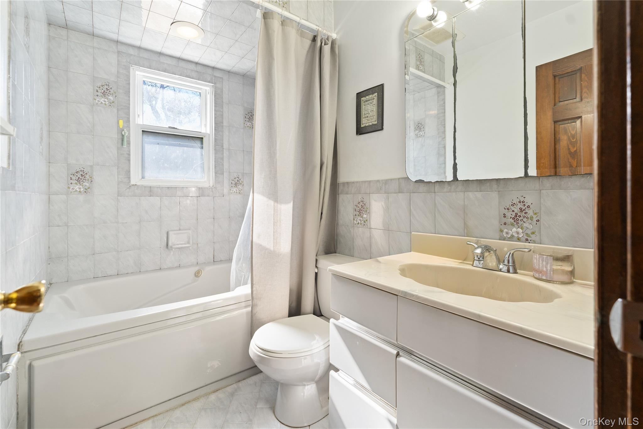 Single Family 27th  Suffolk County, NY 11726, MLS-929051-10