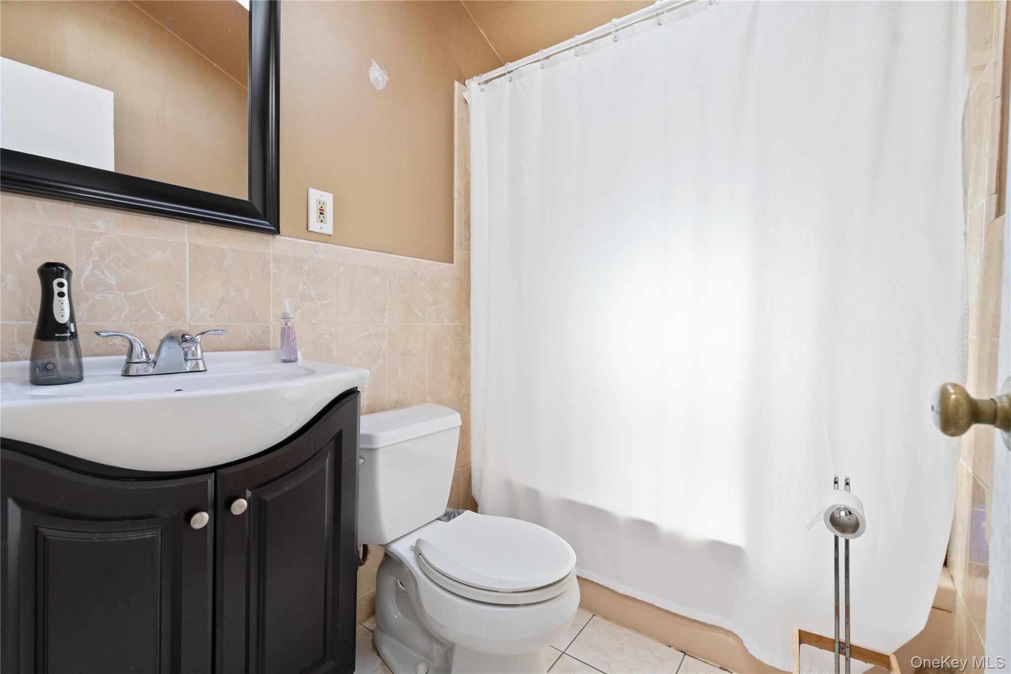 Single Family 27th  Suffolk County, NY 11726, MLS-929051-11