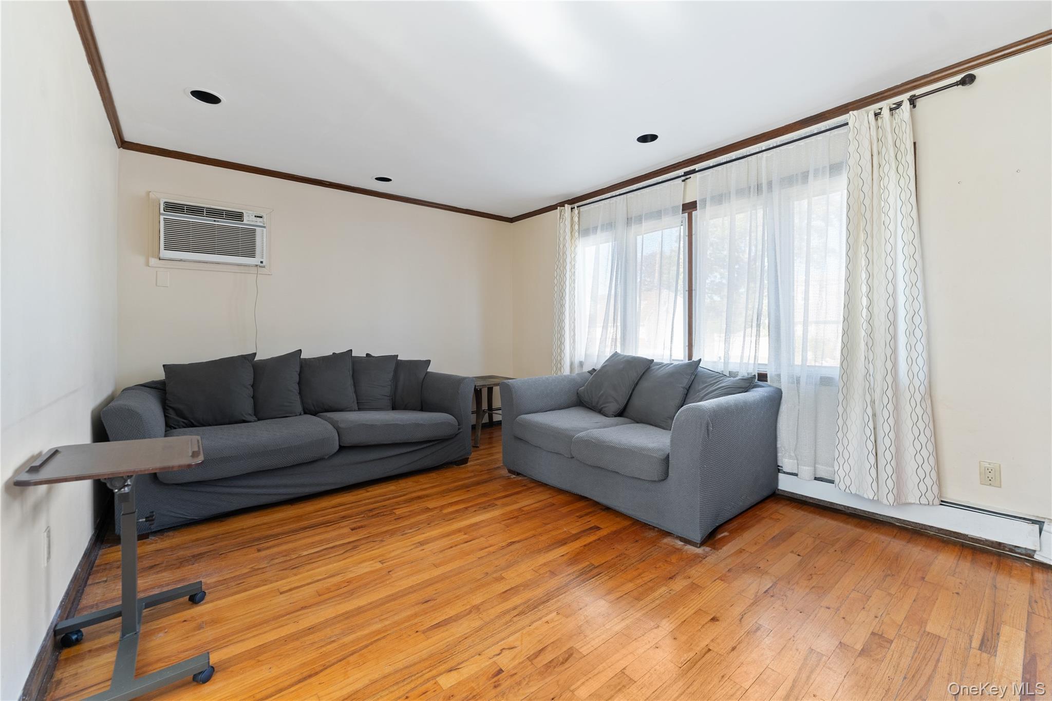 Single Family 27th  Suffolk County, NY 11726, MLS-929051-2