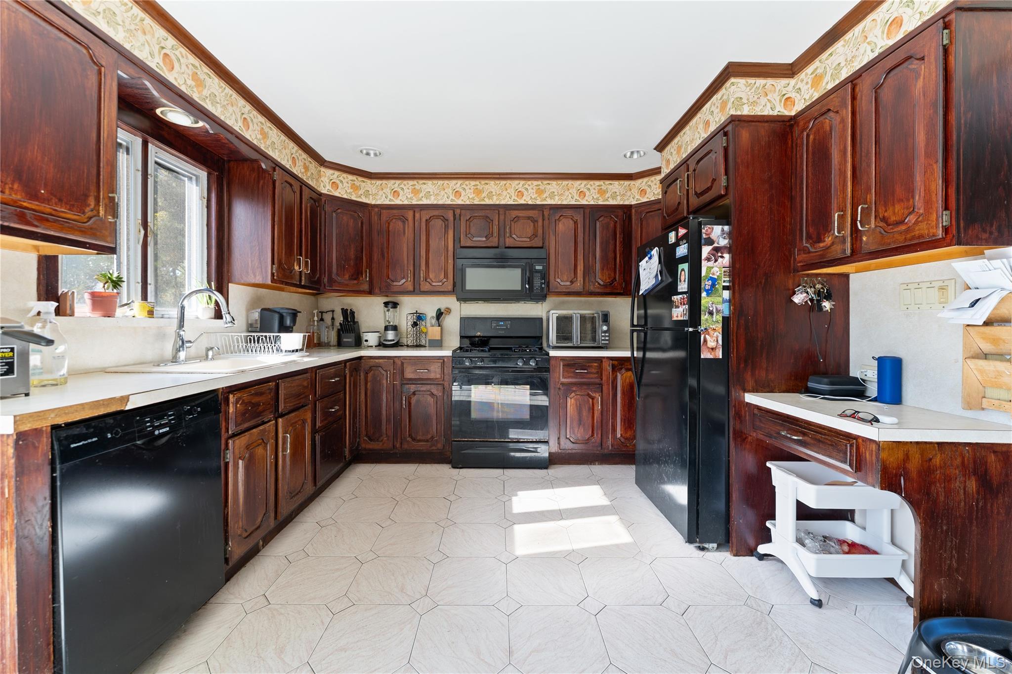 Single Family 27th  Suffolk County, NY 11726, MLS-929051-3