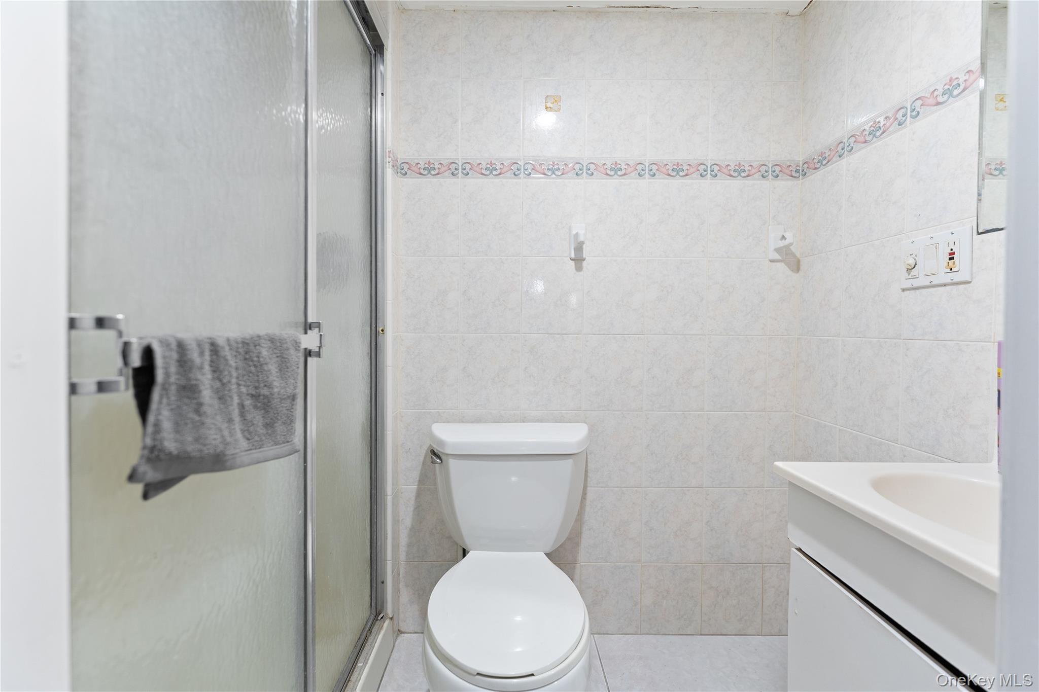 Single Family 27th  Suffolk County, NY 11726, MLS-929051-9