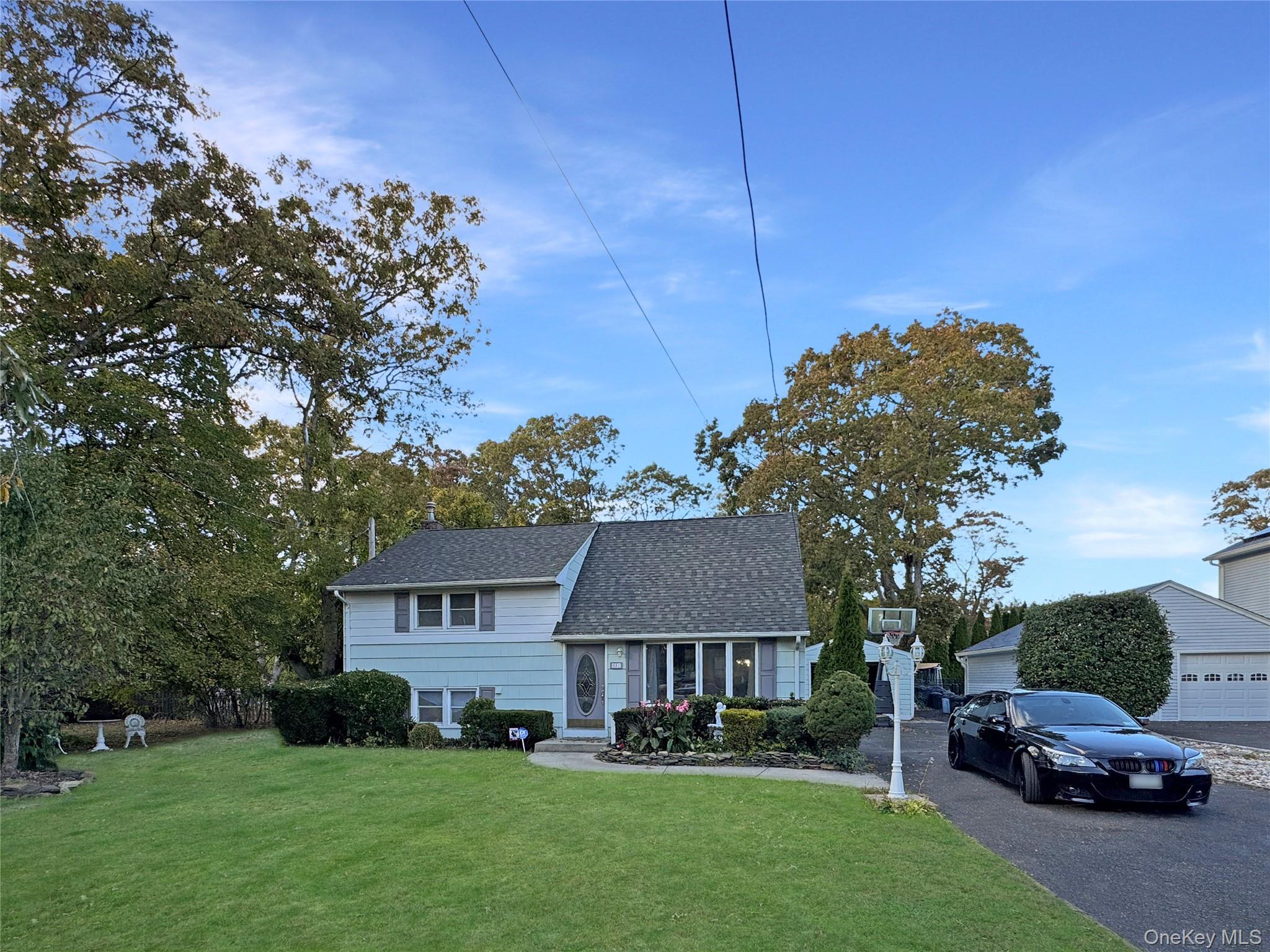 Single Family Union  Suffolk County, NY 11716, MLS-929052-2