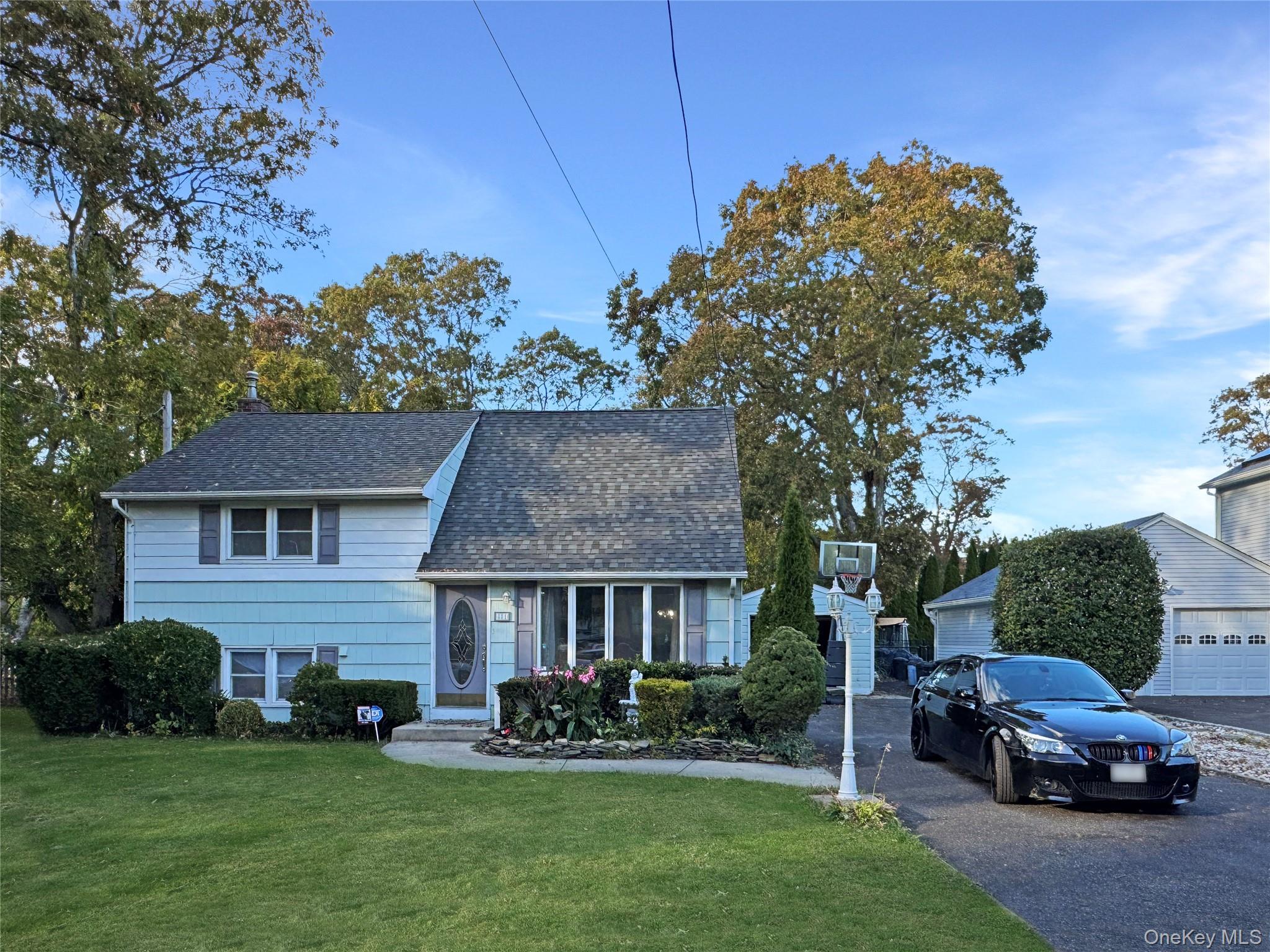 Single Family Union  Suffolk County, NY 11716, MLS-929052-21