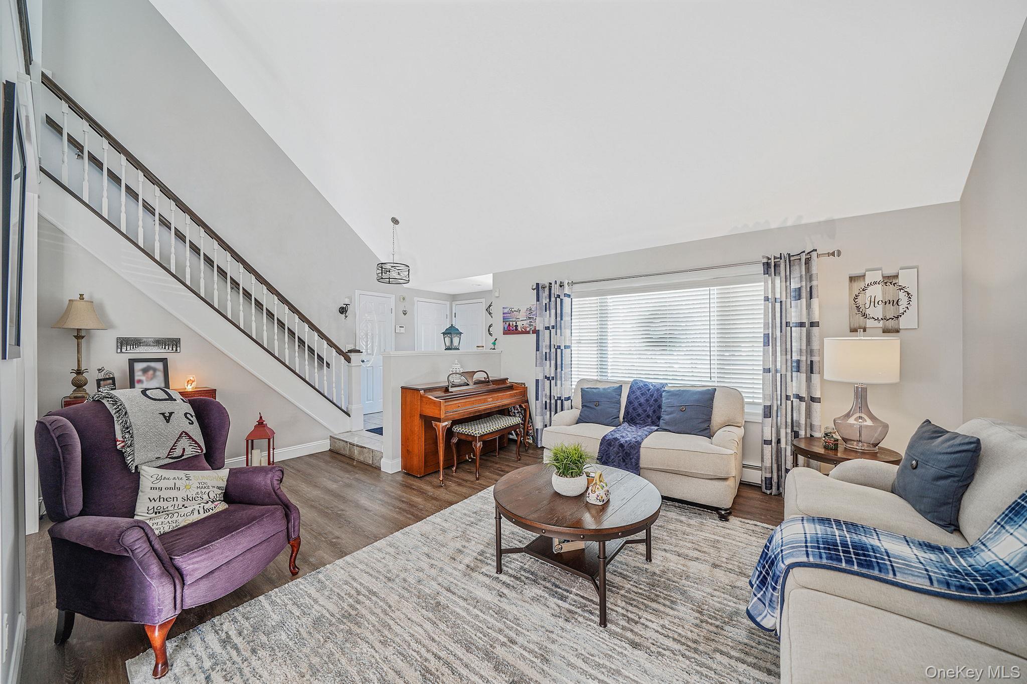 Single Family Concord Suffolk County, NY 11742, MLS-929053-11