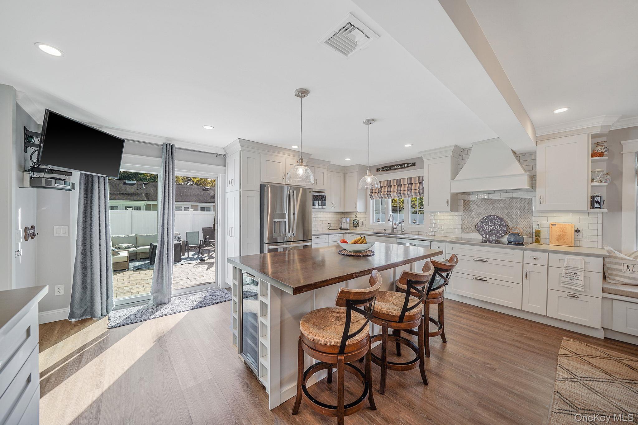 Single Family Concord Suffolk County, NY 11742, MLS-929053-16