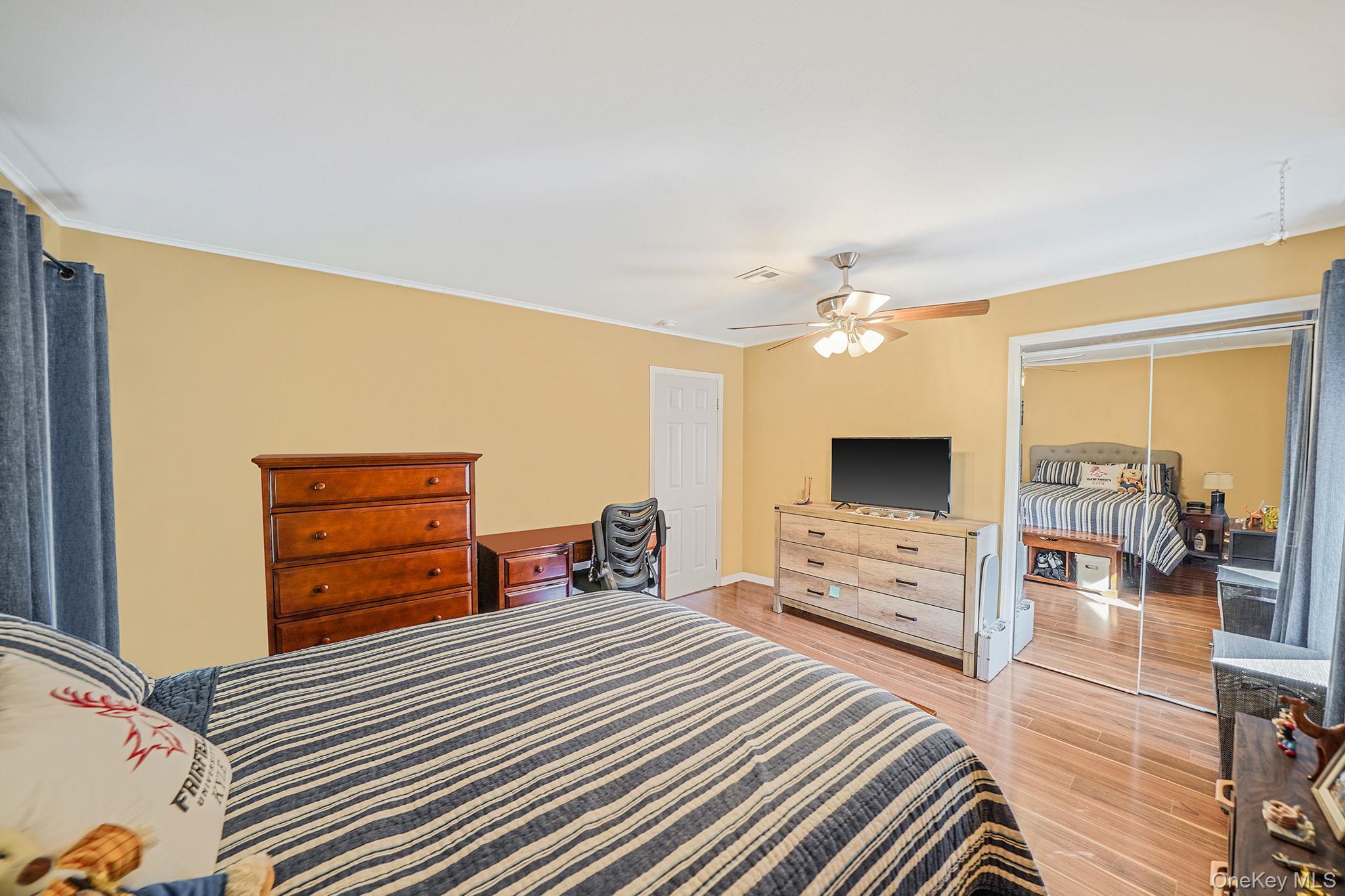 Single Family Concord Suffolk County, NY 11742, MLS-929053-26