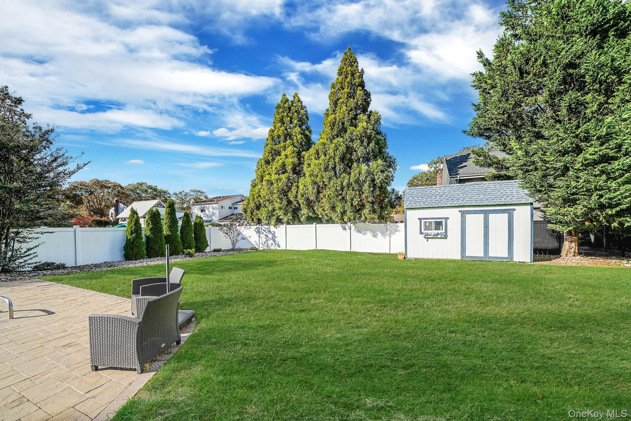 Single Family Concord Suffolk County, NY 11742, MLS-929053-43